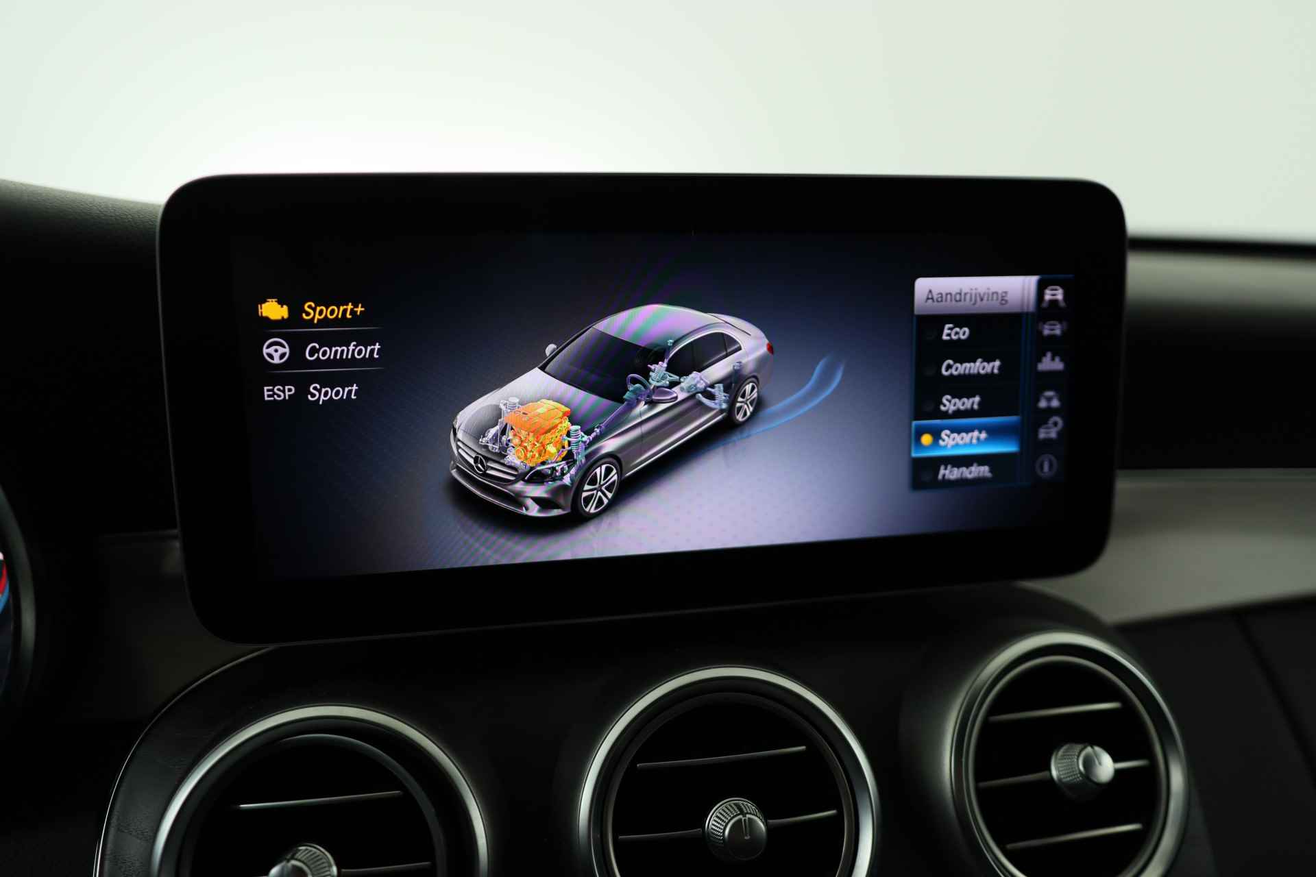 Mercedes-Benz C-Klasse 180 Premium Pack | AMG Line | Sportstoelen | LED | Camera | Stoelverwarming | Leder | Navi | Clima | Cruise | 18'' Lichtmetalen - 45/50