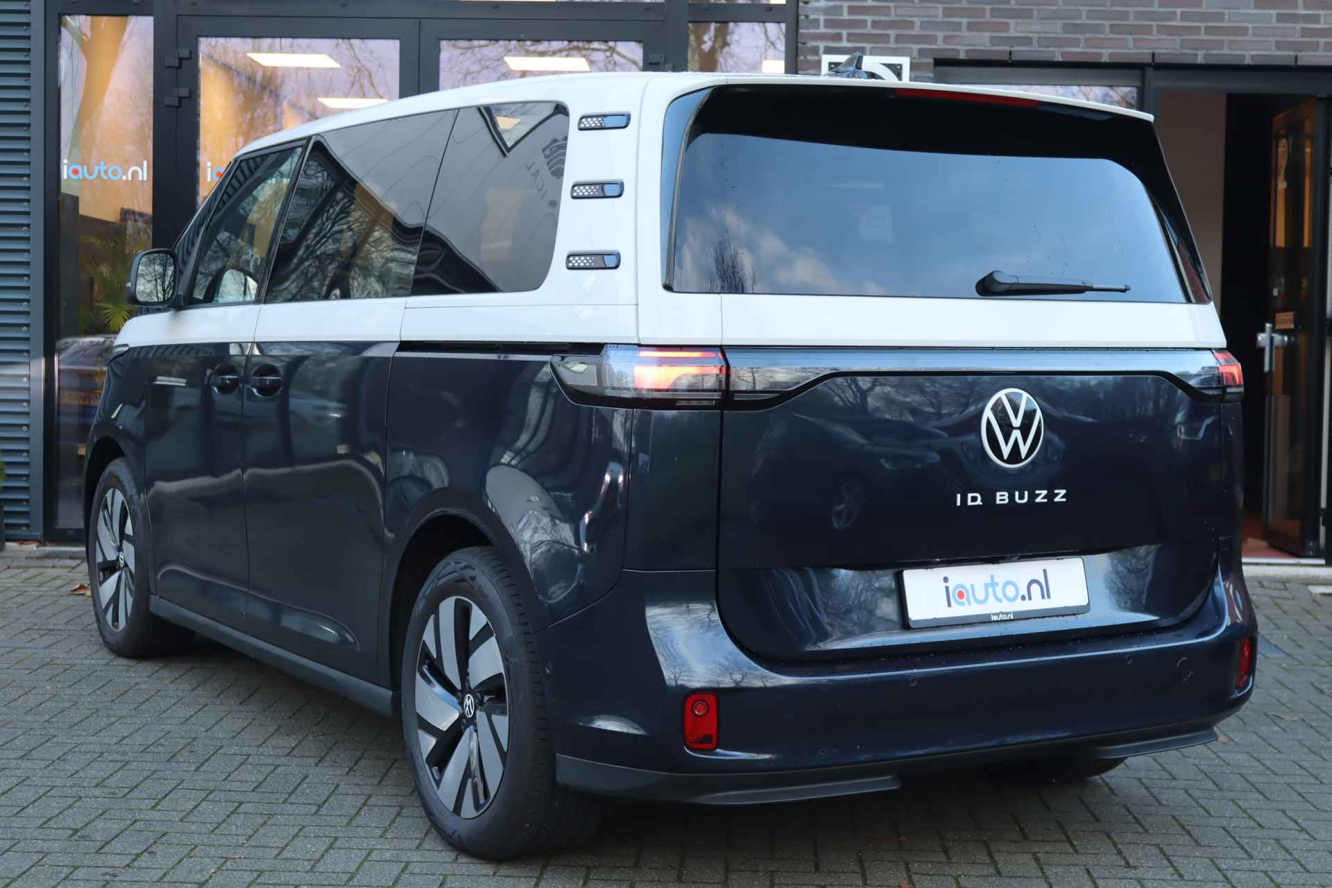 Volkswagen ID. Buzz Pro Style 77kWh LED/Keyless/Camera/Acc/Elek. klep/19" - 6/38