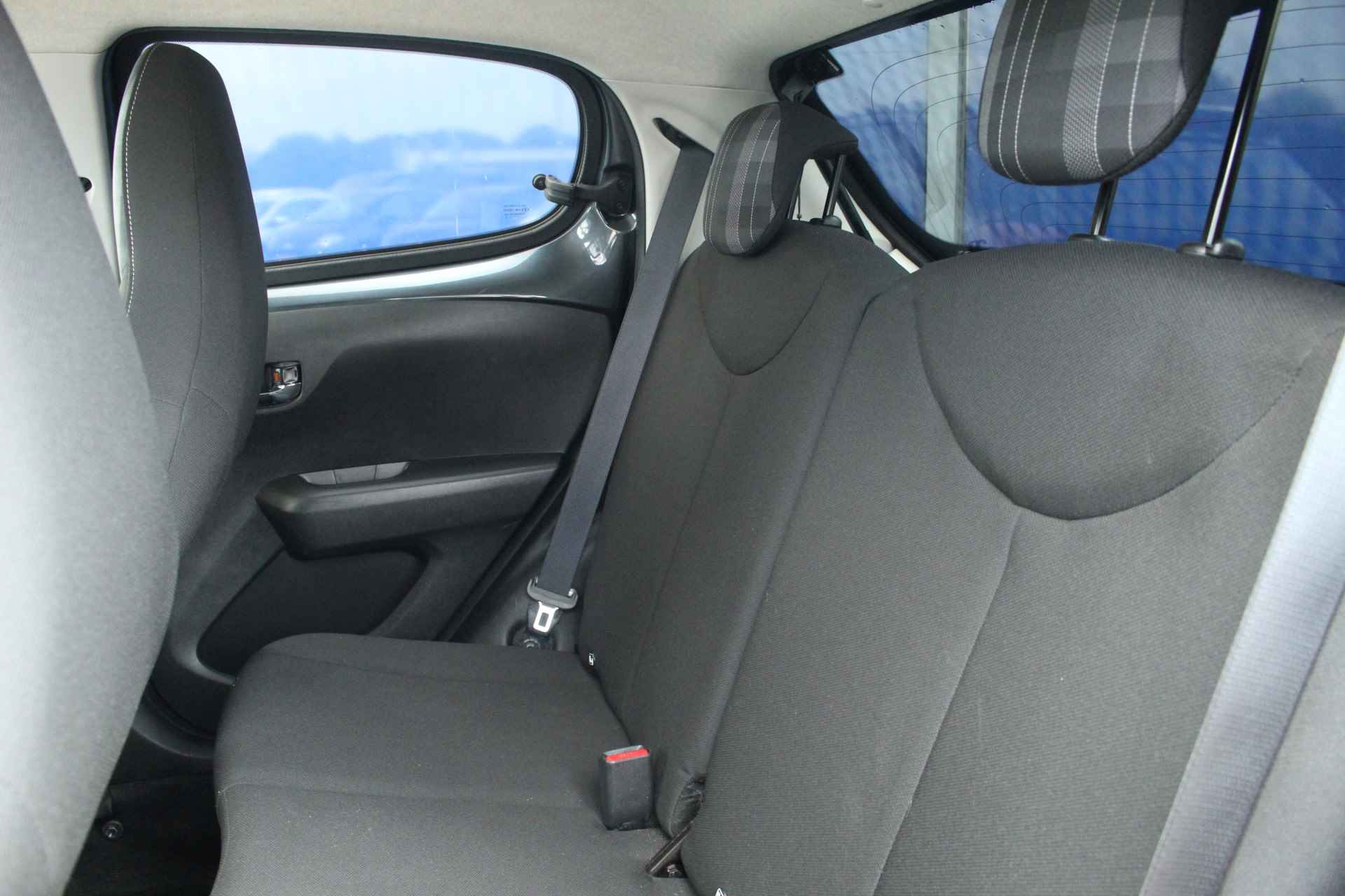 Peugeot 108 1.0 e-VTi Allure | Climate C. | Camera | Privacy Glass | 15" LMV | Elec. ramen | - 15/21