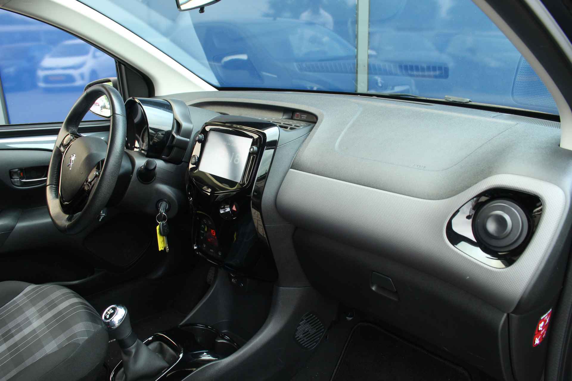 Peugeot 108 1.0 e-VTi Allure | Climate C. | Camera | Privacy Glass | 15" LMV | Elec. ramen | - 19/21