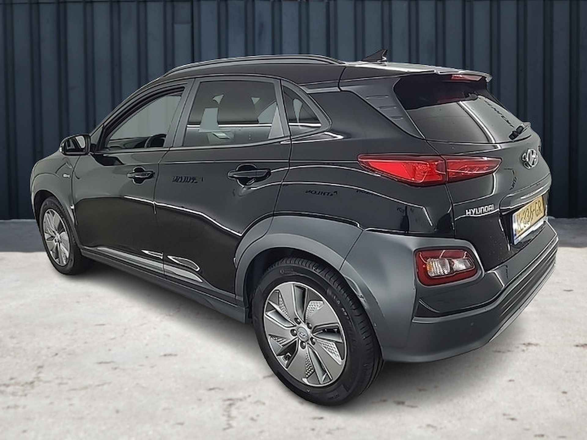 Hyundai KONA EV Fashion 64 kWh (204 PK) (Subsidie Mogelijk) 1e-Eig, Hyundai-Dealer-Onderh, 12-Mnd-BOVAG, NL-Auto, Warmtepomp, Navigatie/Apple-Carplay/Android-Auto, Adaptive-Cruisecontrol, Keyless-Entry/Start, Head-Up, Parkeersensoren, Achteruitrijcamera, Premium-Audio, Licht-Zicht-Pakket, DAB, Lm-Velgen-17Inch, Privacy-Glas - 5/22