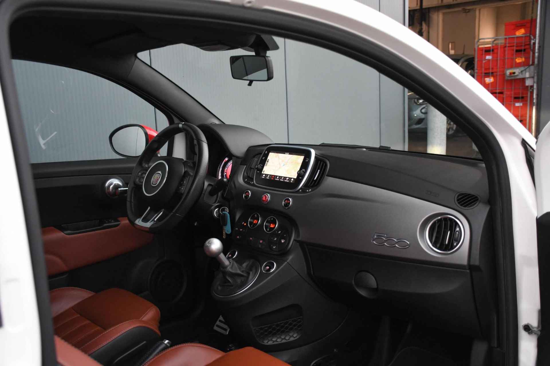 Fiat 500 Abarth 595 Turismo 1.4 T-Jet 165pk COGNAC LEDER | PDC ACHTER | NAVI | APPLE-CARPLAY | DAB | 17'' MAK VELGEN - 7/28