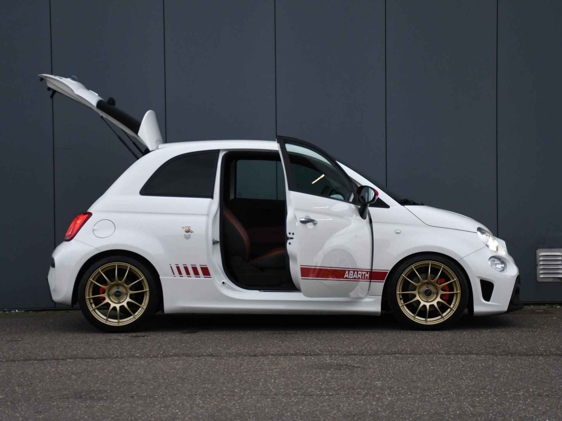 Fiat 500 Abarth 595 Turismo 1.4 T-Jet 165pk COGNAC LEDER | PDC ACHTER | NAVI | APPLE-CARPLAY | DAB | 17'' MAK VELGEN - 25/28