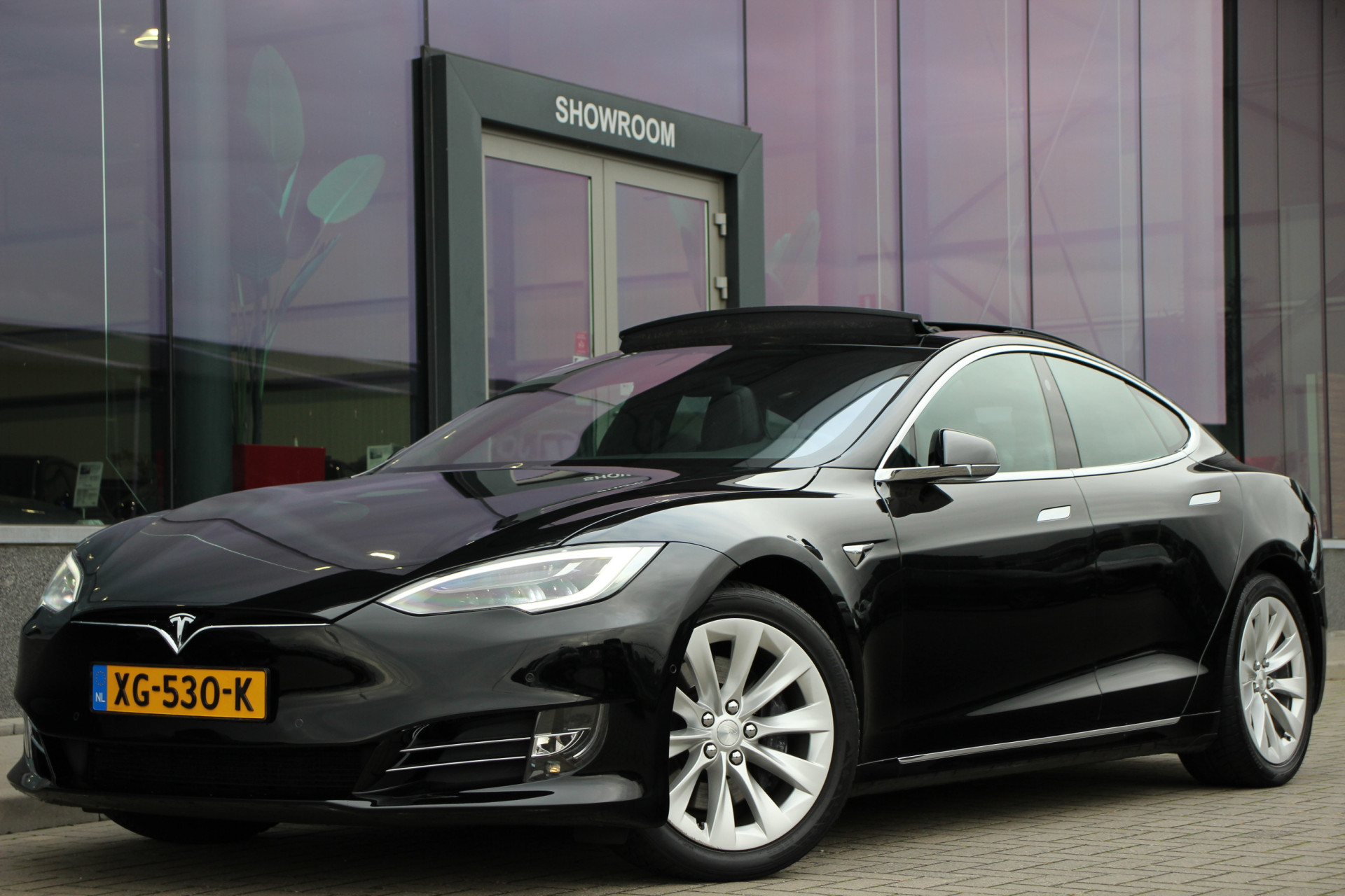 Tesla Model S 75D Base |  Pano. Dak | BTW bij viaBOVAG.nl
