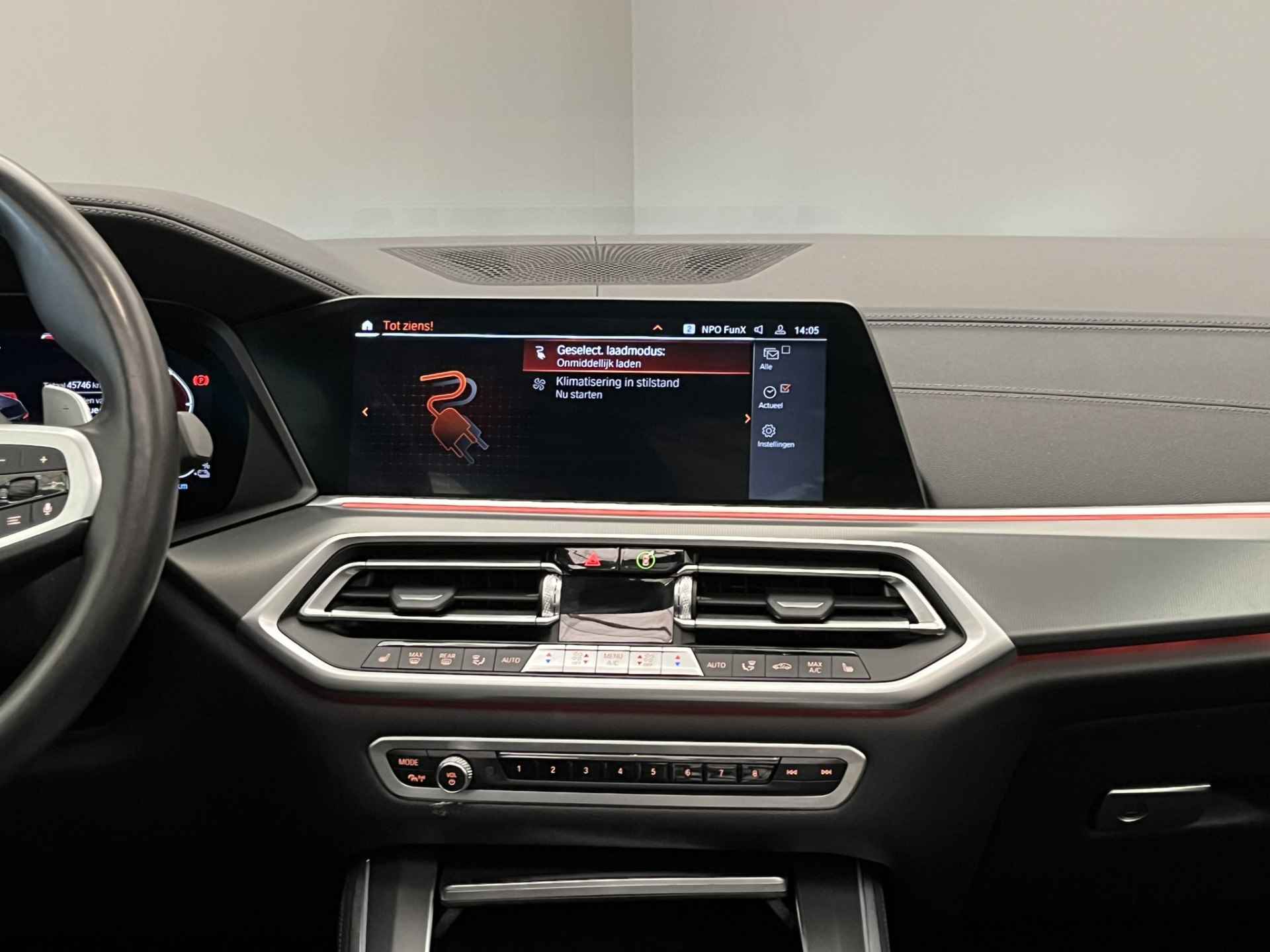 BMW X5 xDrive45e High Executive | Panorama Dak | Luchtvering | Camera | Stuur- en Stoelverwarming | Vol Leder! | Elek. Stoel | Camera | LED | Virtual Dashboard | 19" Lichtmetaal | Clima | Cruise - 24/64