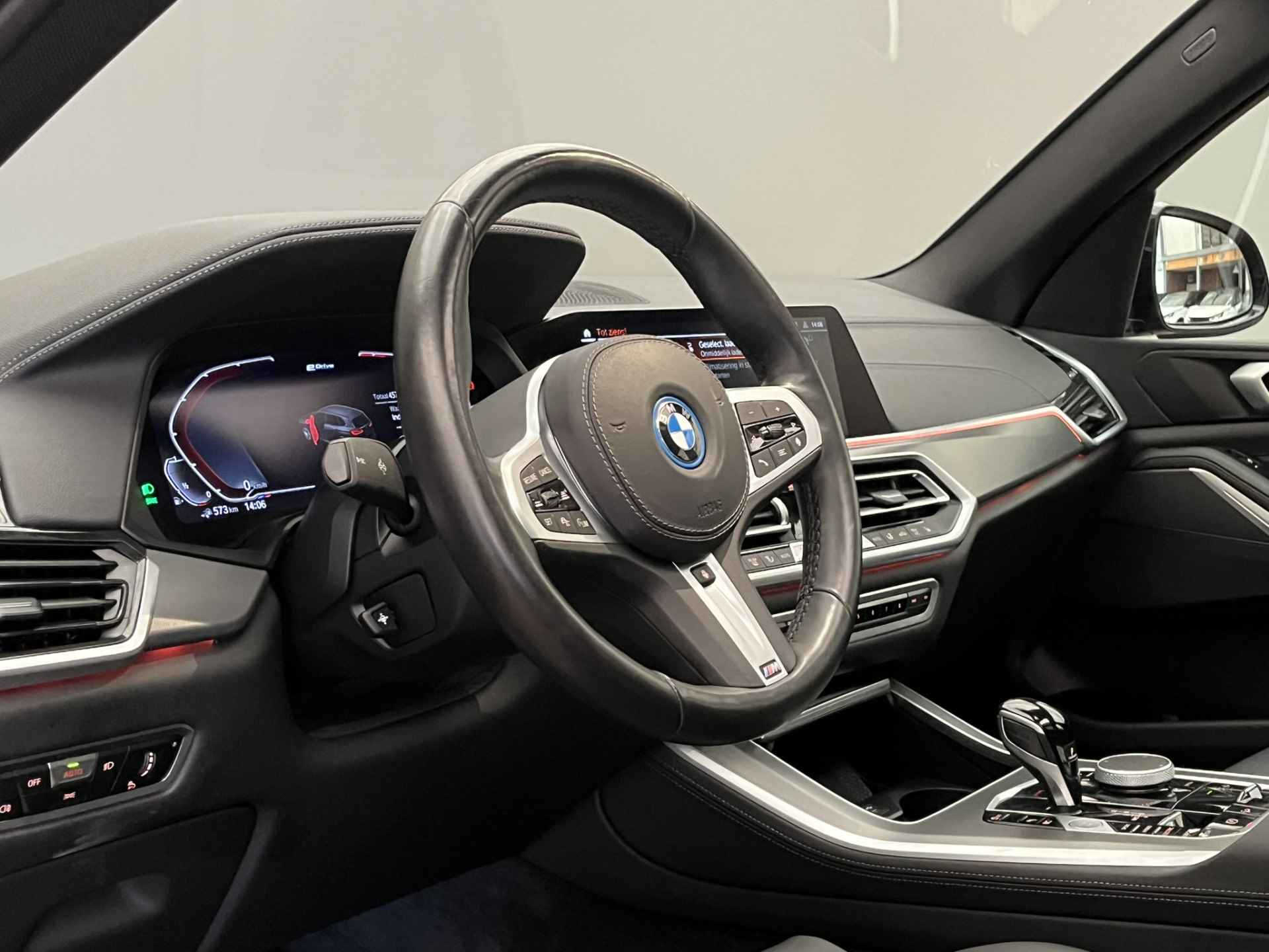 BMW X5 xDrive45e High Executive | Panorama Dak | Luchtvering | Camera | Stuur- en Stoelverwarming | Vol Leder! | Elek. Stoel | Camera | LED | Virtual Dashboard | 19" Lichtmetaal | Clima | Cruise - 26/64