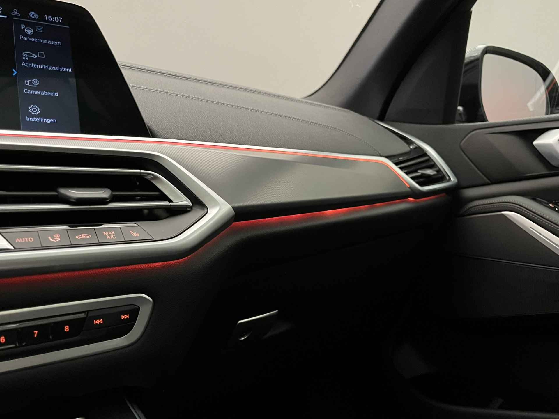 BMW X5 xDrive45e High Executive | Panorama Dak | Luchtvering | Camera | Stuur- en Stoelverwarming | Vol Leder! | Elek. Stoel | Camera | LED | Virtual Dashboard | 19" Lichtmetaal | Clima | Cruise - 44/64
