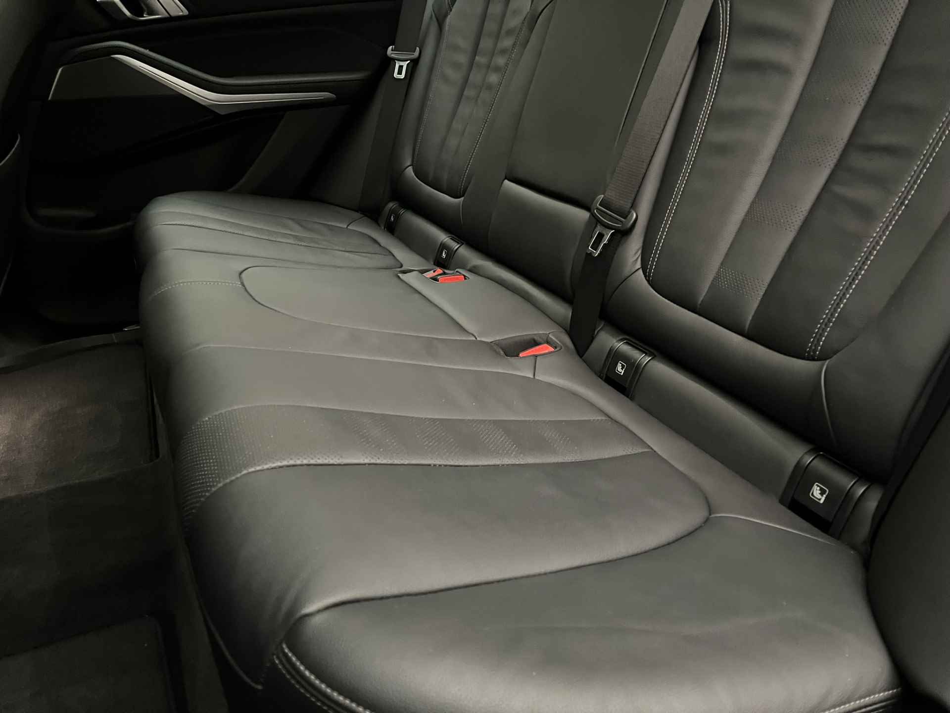 BMW X5 xDrive45e High Executive | Panorama Dak | Luchtvering | Camera | Stuur- en Stoelverwarming | Vol Leder! | Elek. Stoel | Camera | LED | Virtual Dashboard | 19" Lichtmetaal | Clima | Cruise - 47/64