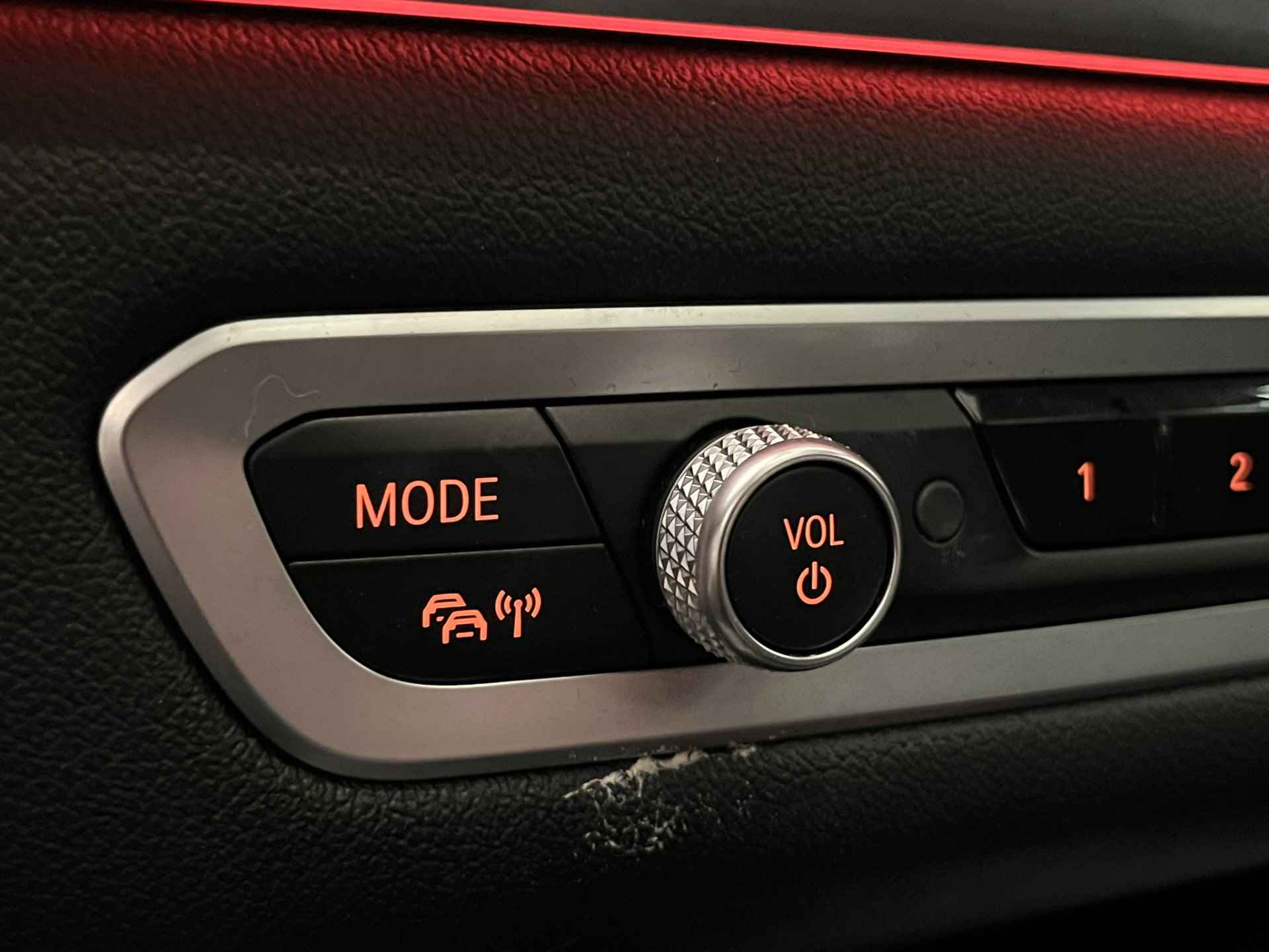 BMW X5 xDrive45e High Executive | Panorama Dak | Luchtvering | Camera | Stuur- en Stoelverwarming | Vol Leder! | Elek. Stoel | Camera | LED | Virtual Dashboard | 19" Lichtmetaal | Clima | Cruise - 54/64