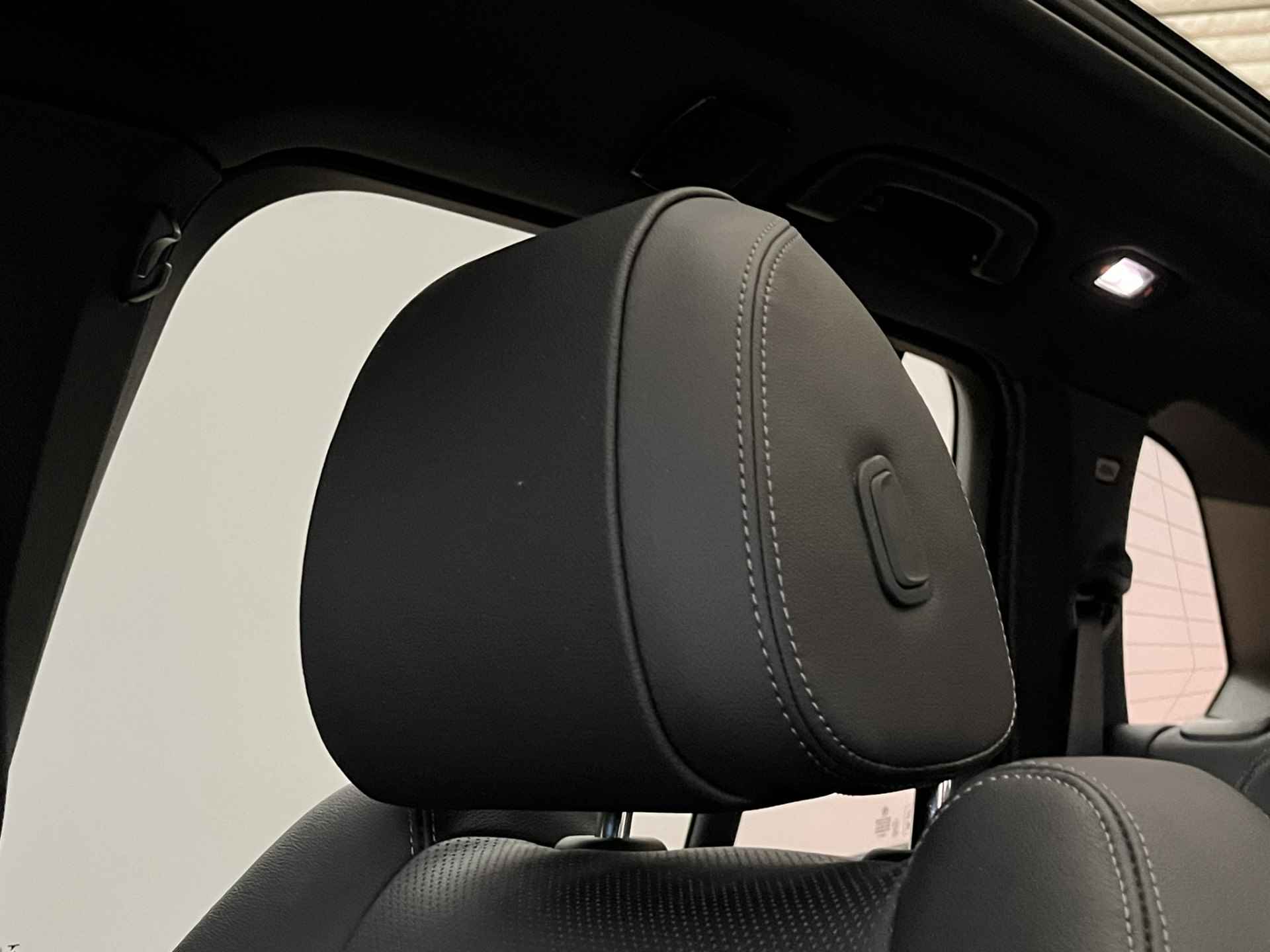 BMW X5 xDrive45e High Executive | Panorama Dak | Luchtvering | Camera | Stuur- en Stoelverwarming | Vol Leder! | Elek. Stoel | Camera | LED | Virtual Dashboard | 19" Lichtmetaal | Clima | Cruise - 56/64