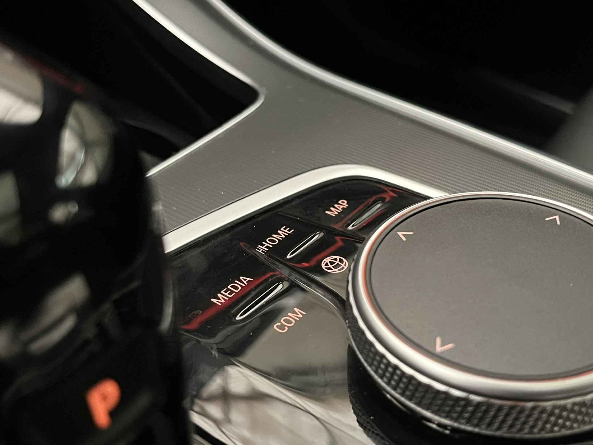 BMW X5 xDrive45e High Executive | Panorama Dak | Luchtvering | Camera | Stuur- en Stoelverwarming | Vol Leder! | Elek. Stoel | Camera | LED | Virtual Dashboard | 19" Lichtmetaal | Clima | Cruise - 59/64
