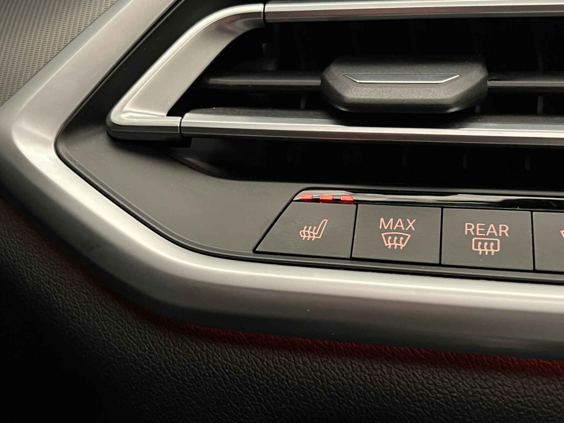 BMW X5 xDrive45e High Executive | Panorama Dak | Luchtvering | Camera | Stuur- en Stoelverwarming | Vol Leder! | Elek. Stoel | Camera | LED | Virtual Dashboard | 19" Lichtmetaal | Clima | Cruise - 13/64