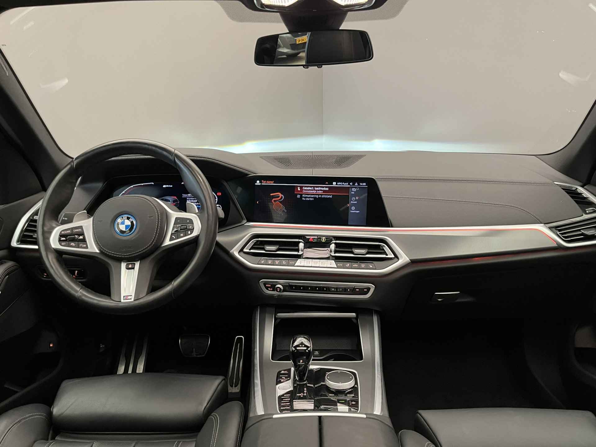 BMW X5 xDrive45e High Executive | Panorama Dak | Luchtvering | Camera | Stuur- en Stoelverwarming | Vol Leder! | Elek. Stoel | Camera | LED | Virtual Dashboard | 19" Lichtmetaal | Clima | Cruise - 22/64