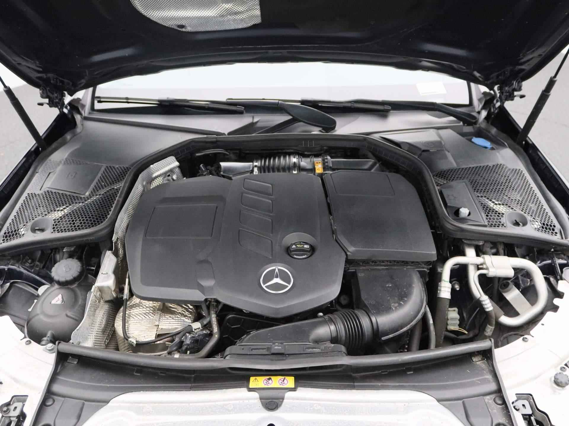 Mercedes-Benz C-klasse 180 d | Automaat | Achteruitrijcamera | LED dagrijverlichting | Regensensor | Cruise Control | Dynamic Select | Stoel Verwarming | 12 Maanden BOVAG Garantie - 35/38