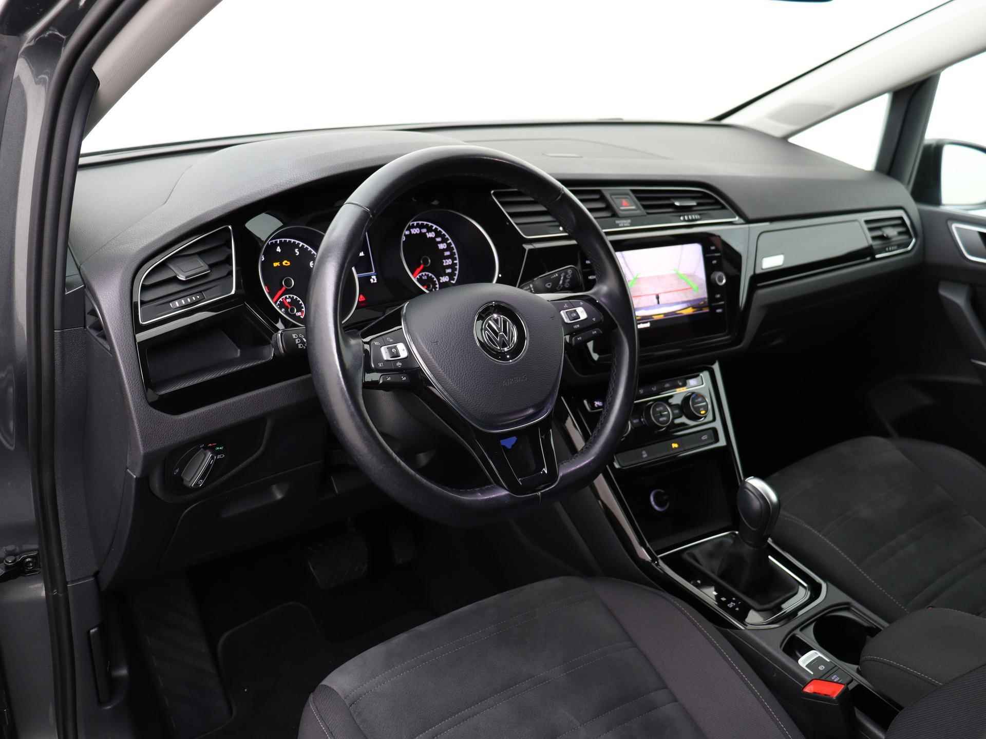 Volkswagen Touran 1.5 TSI 150 PK DSG Highline Business R 7p | R-Line | Navigatie | 7-persoons | LED | Stoelverwarming | ACC | - 3/15