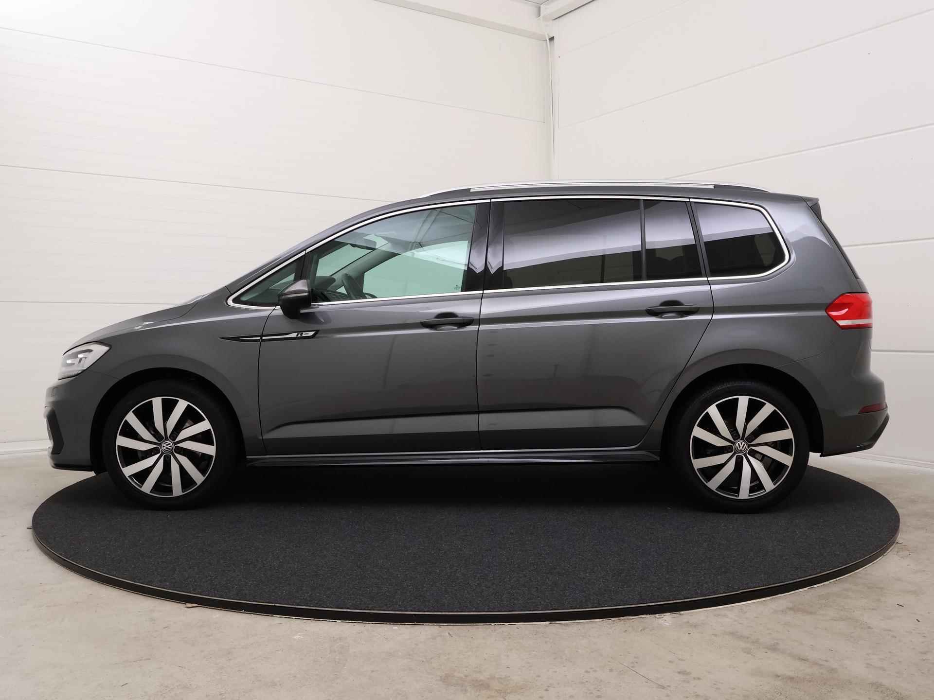 Volkswagen Touran 1.5 TSI 150 PK DSG Highline Business R 7p | R-Line | Navigatie | 7-persoons | LED | Stoelverwarming | ACC | - 4/15