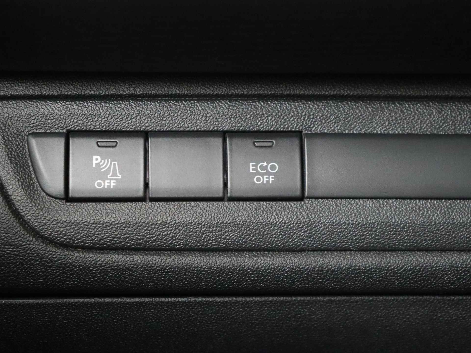 Peugeot 2008 1.2 PureTech Allure 110 pk Automaat | Navigatie | Panorama dak | Climate Control - 25/31