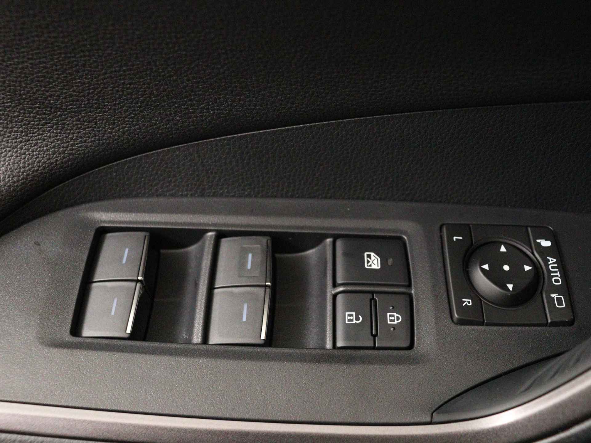 Toyota RAV4 2.5 Hybrid AWD GR SPORT | Panoramisch schuif-/kanteldak | GR-Sport+ Pack | Alarmklasse 3 | - 25/38