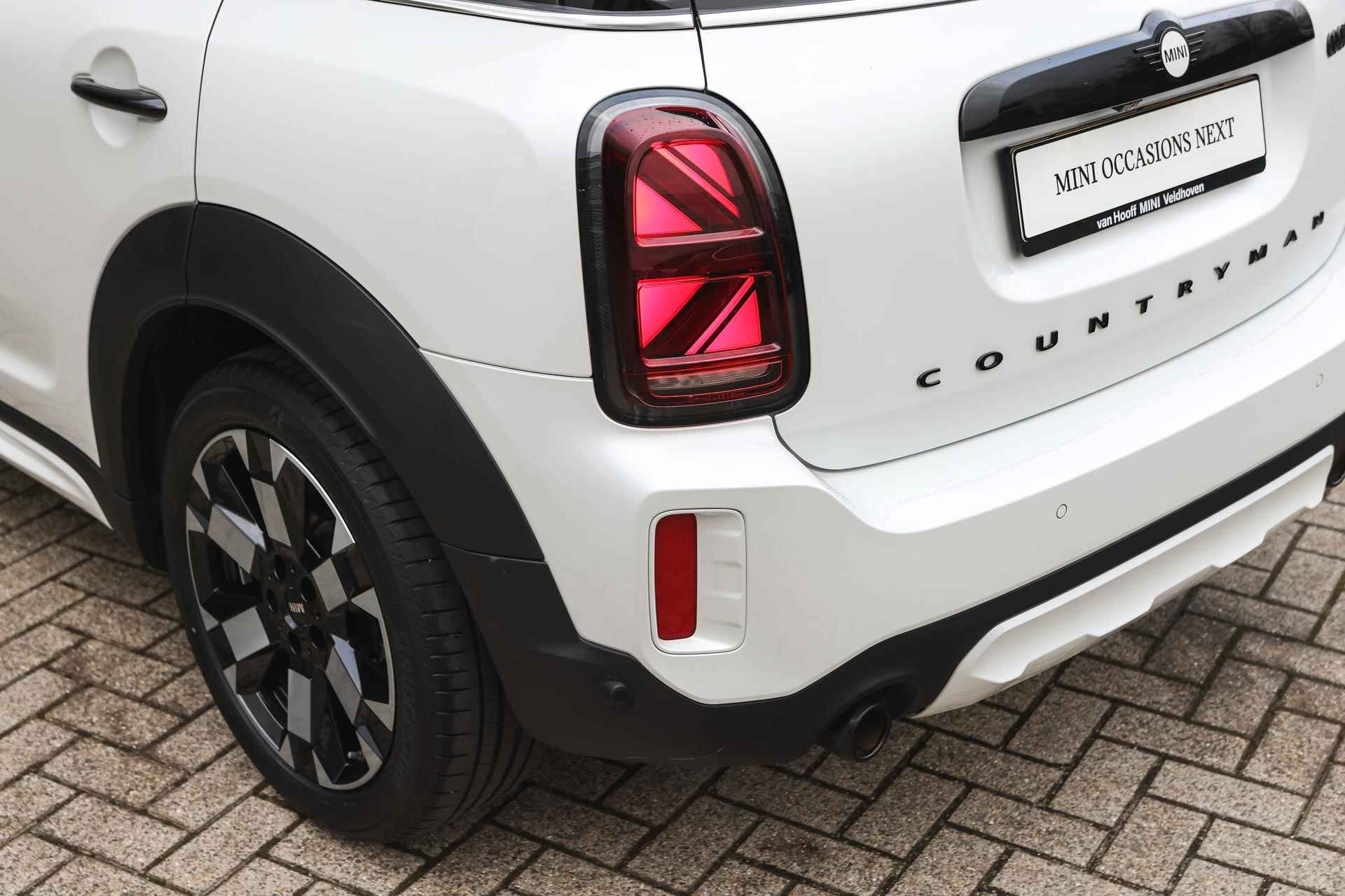 MINI Countryman Cooper S Untamed Automaat / Achteruitrijcamera / Comfort Access / LED / Cruise Control / / Stoelverwarming / PDC achter - 8/32