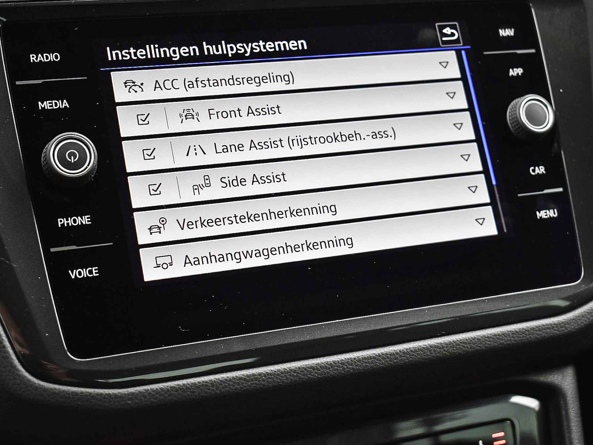 Volkswagen Tiguan 1.4 Tsi 245pk DSG eHybrid Active | ACC | Park Assist | Camera | P-Sensoren | Navi | App-Connect | Trekhaak | Elek. Achterklep | 18'' Inch | Garantie t/m 07-03-2025 of 100.000km - 7/33