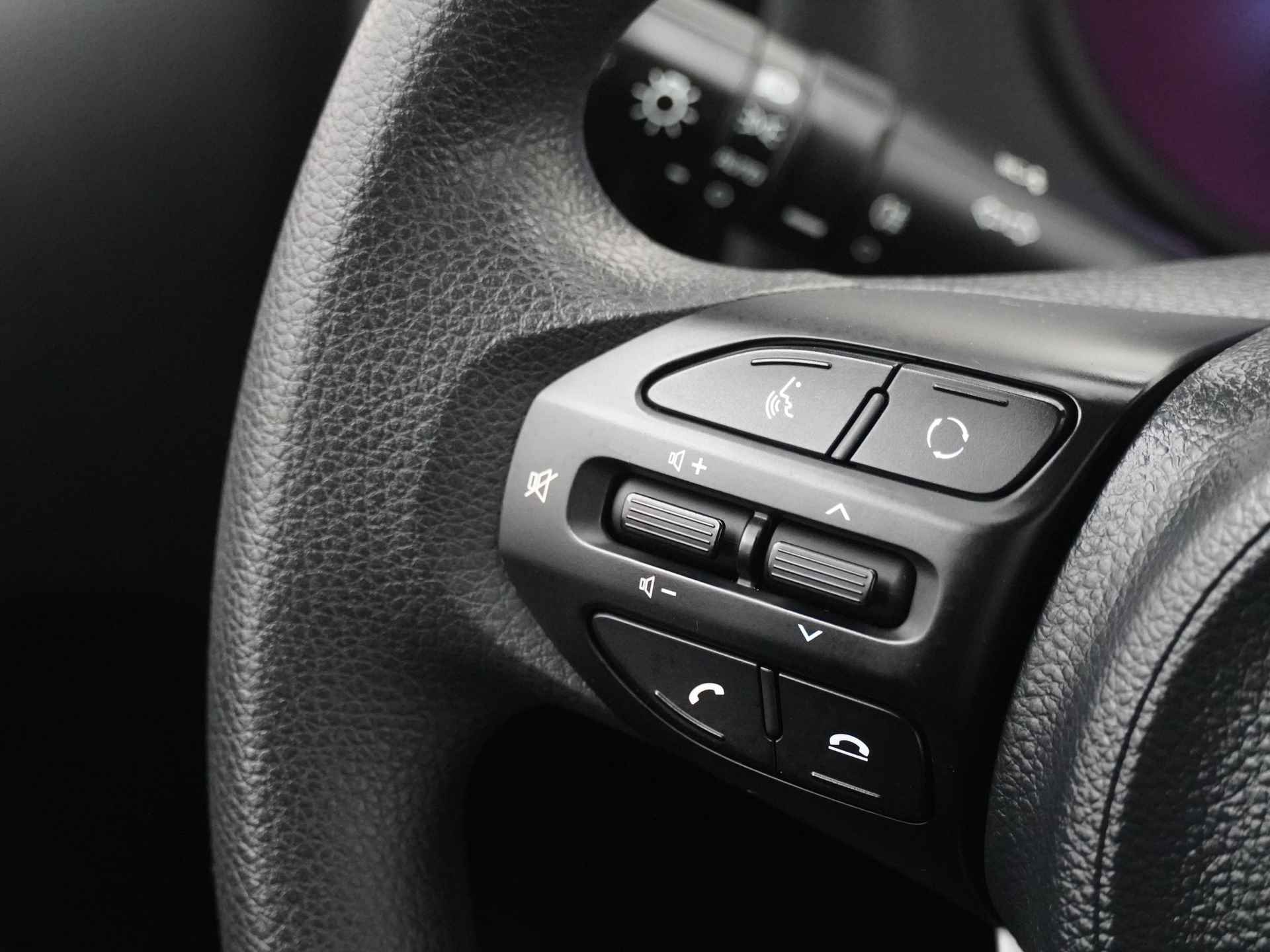 Kia Picanto 1.0 CVVT ComfortPlusLine Navigator - Navigatie - Apple/Android Carplay - Airco - Cruise Control - Fabrieksgarantie 02-2025 - 25/50