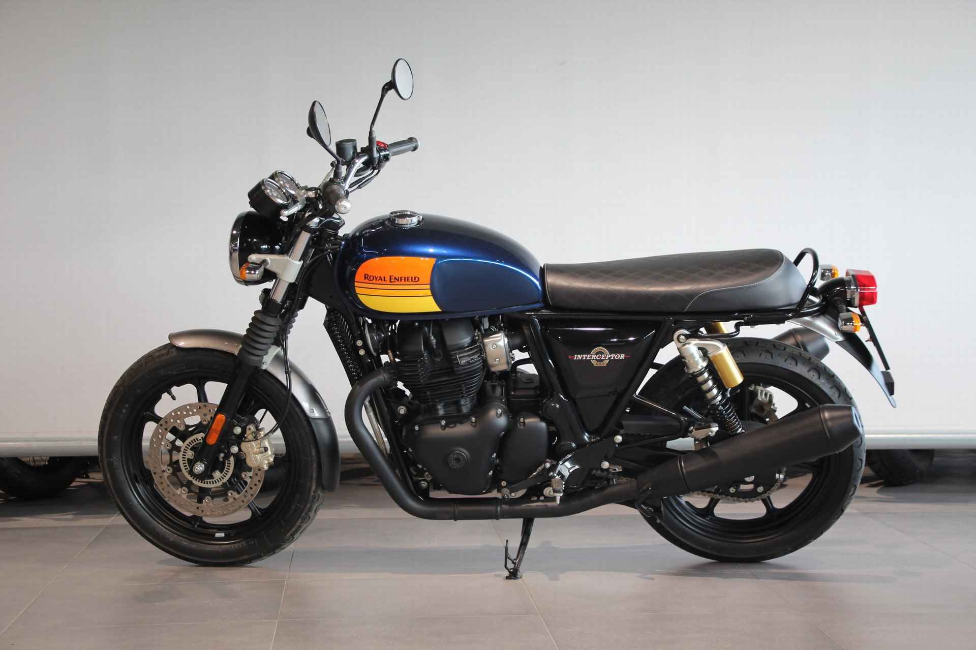 Royal-Enfield INTERCEPTOR 650 - 5/13