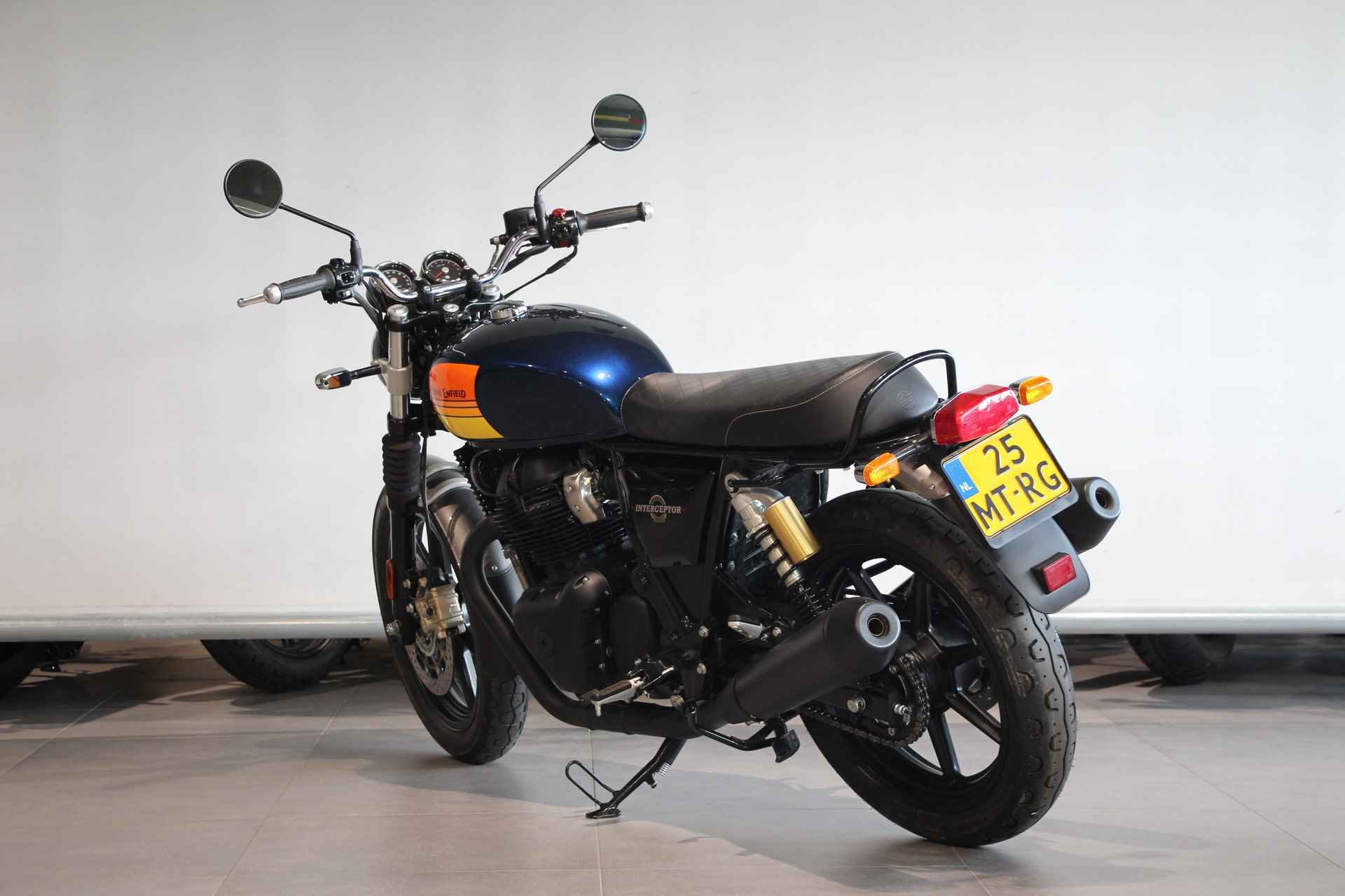 Royal-Enfield INTERCEPTOR 650 - 6/13