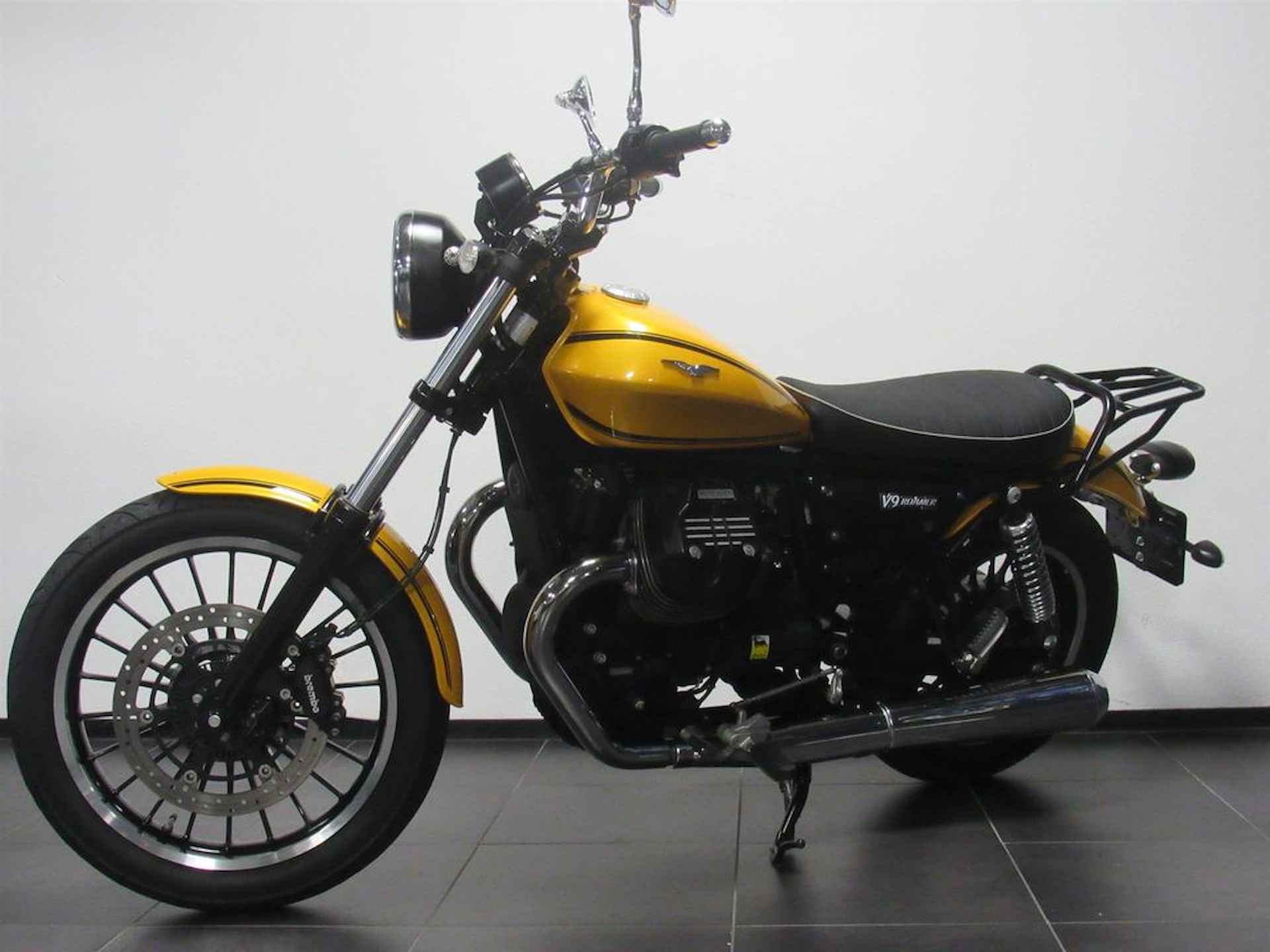 Moto Guzzi V 9 ROAMER - 3/15