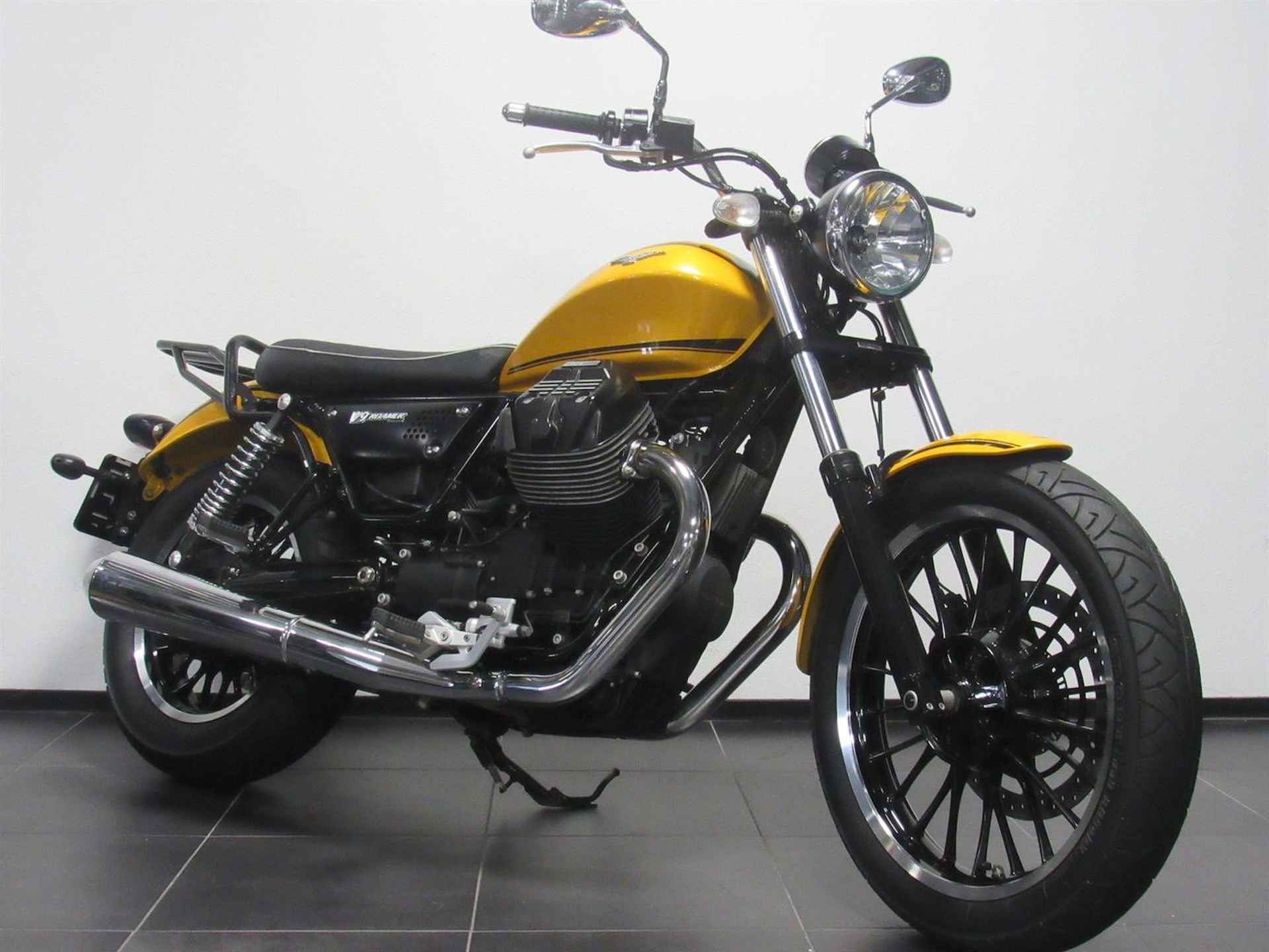 Moto Guzzi V 9 ROAMER - 2016 - 2/15