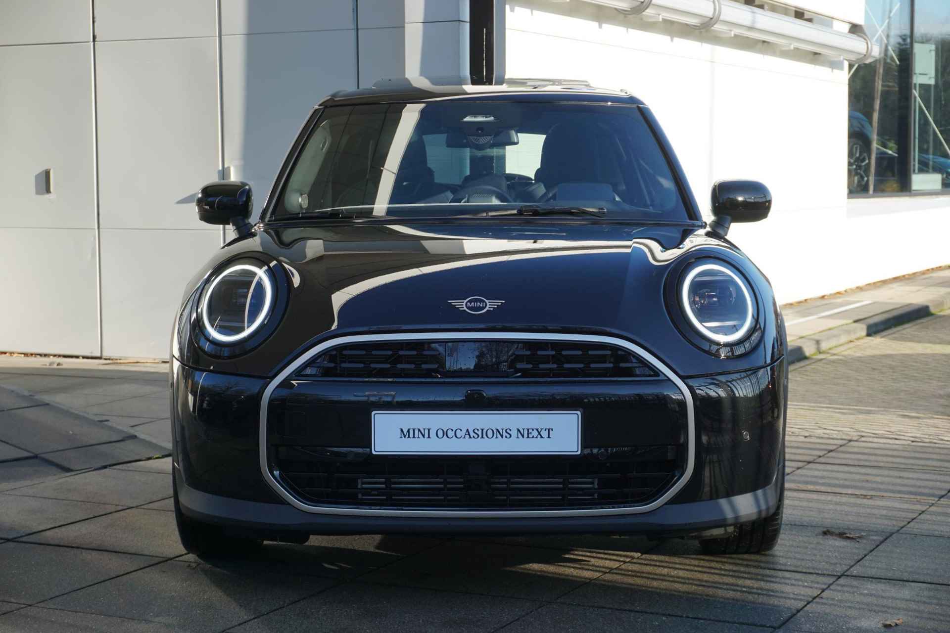 MINI 5-deurs Cooper C Favoured Trim | Pakket L | 18 inch Night Flash Spoke 2-tone | Glazen panoramadak | John Cooper Works Sport stoel - 3/35