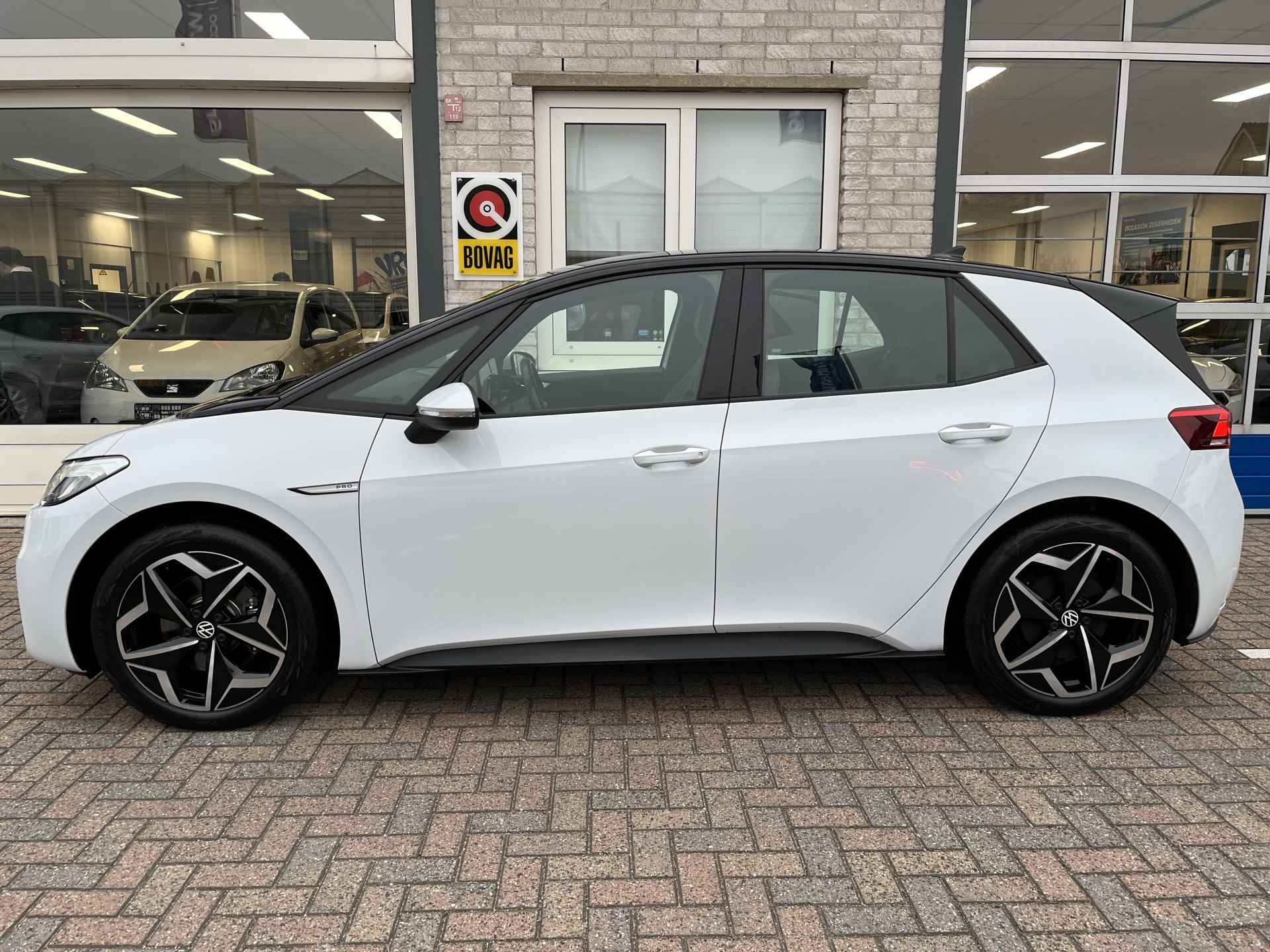 Volkswagen ID.3 Pro 58 kWh / SUBSIDIE/ WARMTEPOMP/ PARK SENSOREN/ LED/ STOEL EN STUUR VERWARM./ ADAPT. CRUISE/ APP CONNECT/ NAVI/ CLIMA/ DAB/ 19" LMV/ - 3/42