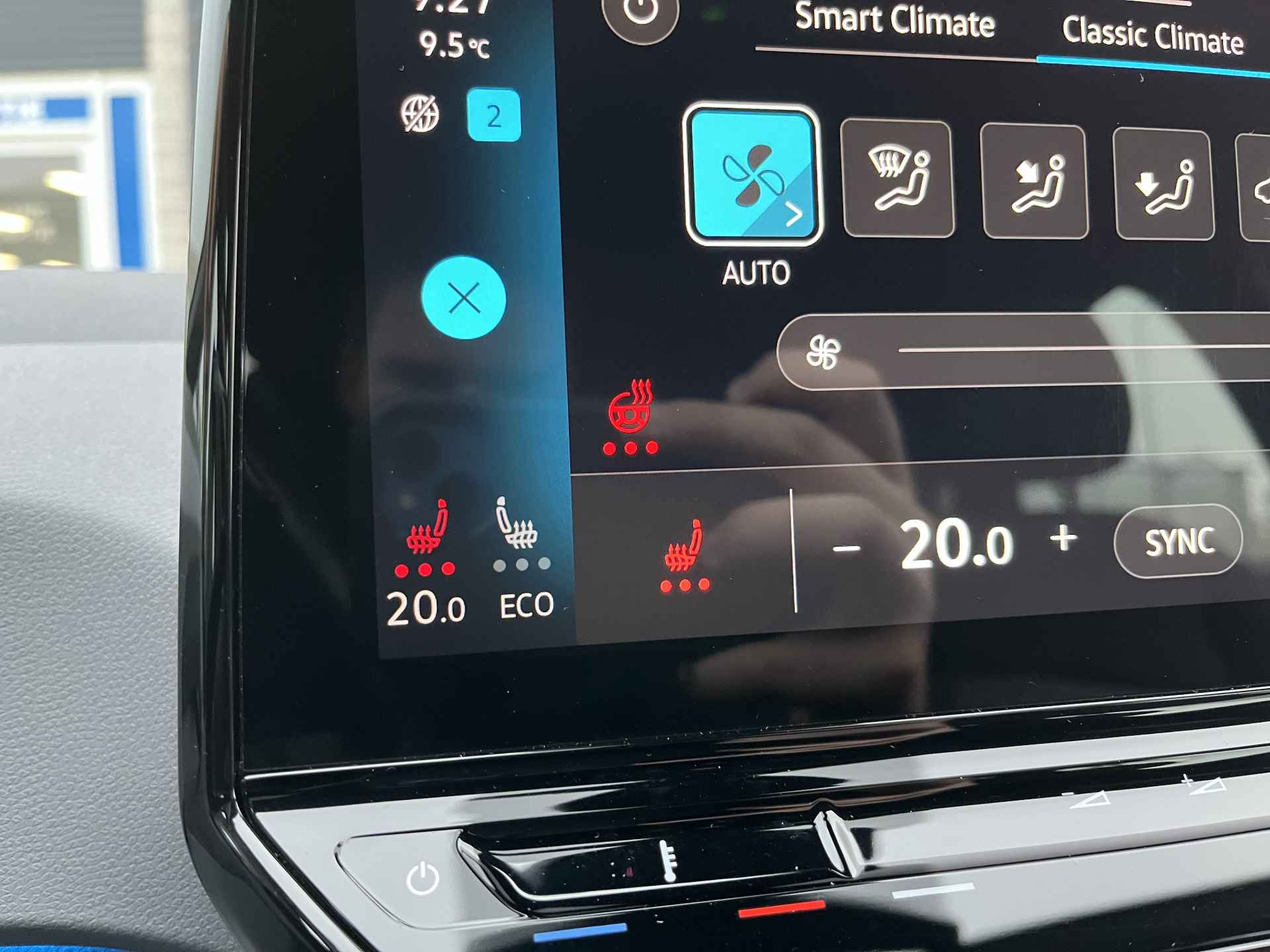 Volkswagen ID.3 Pro 58 kWh / SUBSIDIE/ WARMTEPOMP/ PARK SENSOREN/ LED/ STOEL EN STUUR VERWARM./ ADAPT. CRUISE/ APP CONNECT/ NAVI/ CLIMA/ DAB/ 19" LMV/ - 26/42