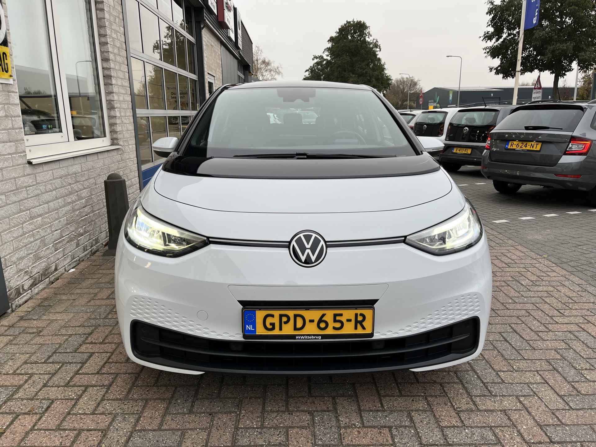 Volkswagen ID.3 Pro 58 kWh / SUBSIDIE/ WARMTEPOMP/ PARK SENSOREN/ LED/ STOEL EN STUUR VERWARM./ ADAPT. CRUISE/ APP CONNECT/ NAVI/ CLIMA/ DAB/ 19" LMV/ - 35/42