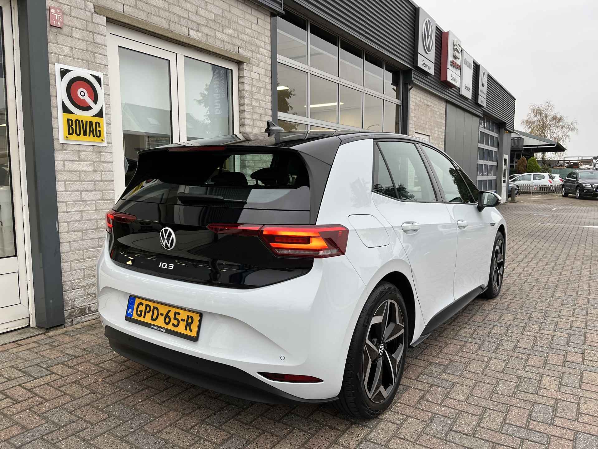 Volkswagen ID.3 Pro 58 kWh / SUBSIDIE/ WARMTEPOMP/ PARK SENSOREN/ LED/ STOEL EN STUUR VERWARM./ ADAPT. CRUISE/ APP CONNECT/ NAVI/ CLIMA/ DAB/ 19" LMV/ - 37/42