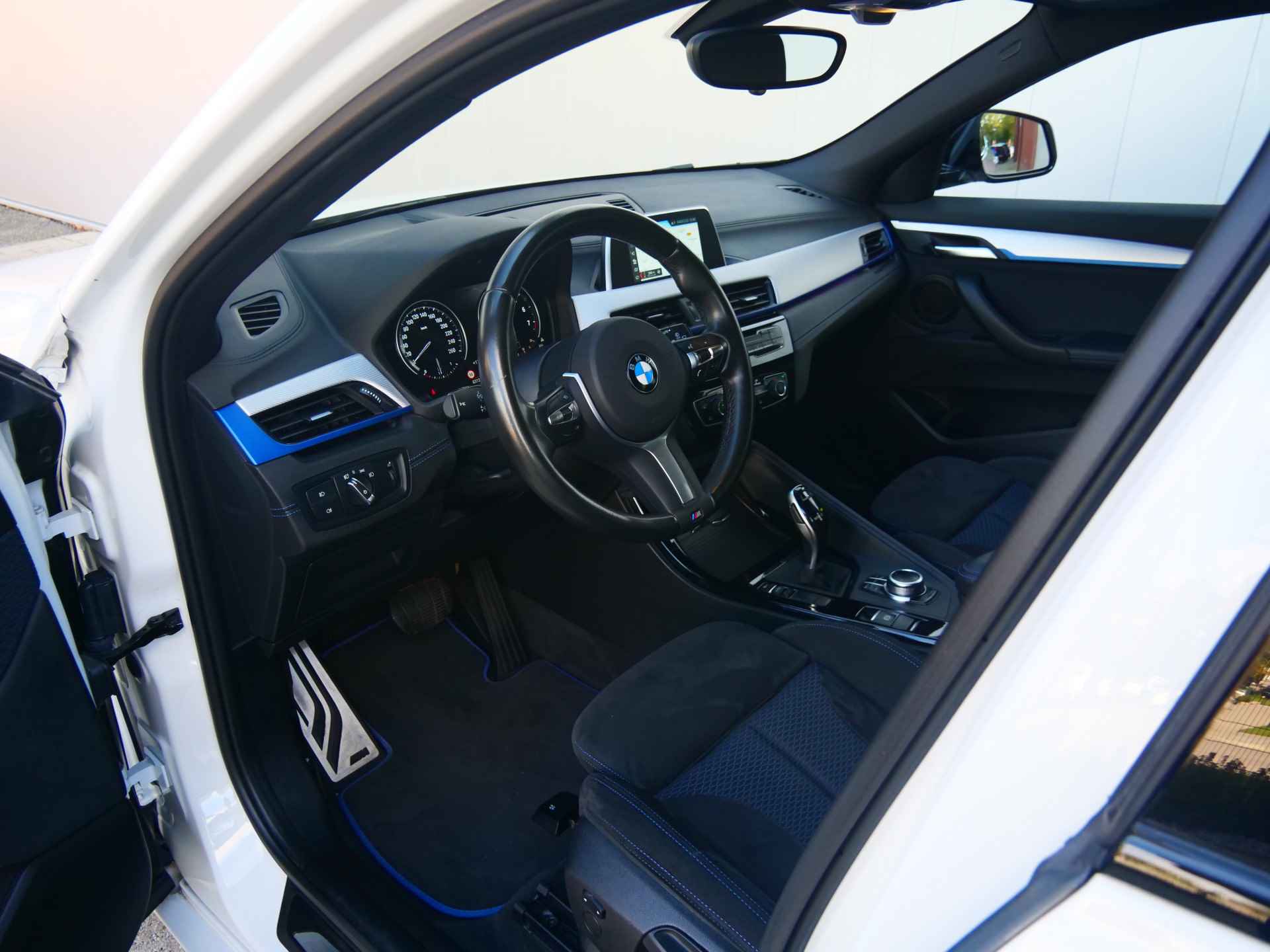 BMW X2 sDrive18i Executive 141 Pk Automaat M-pakket / Navi / 19 inch - 18/49