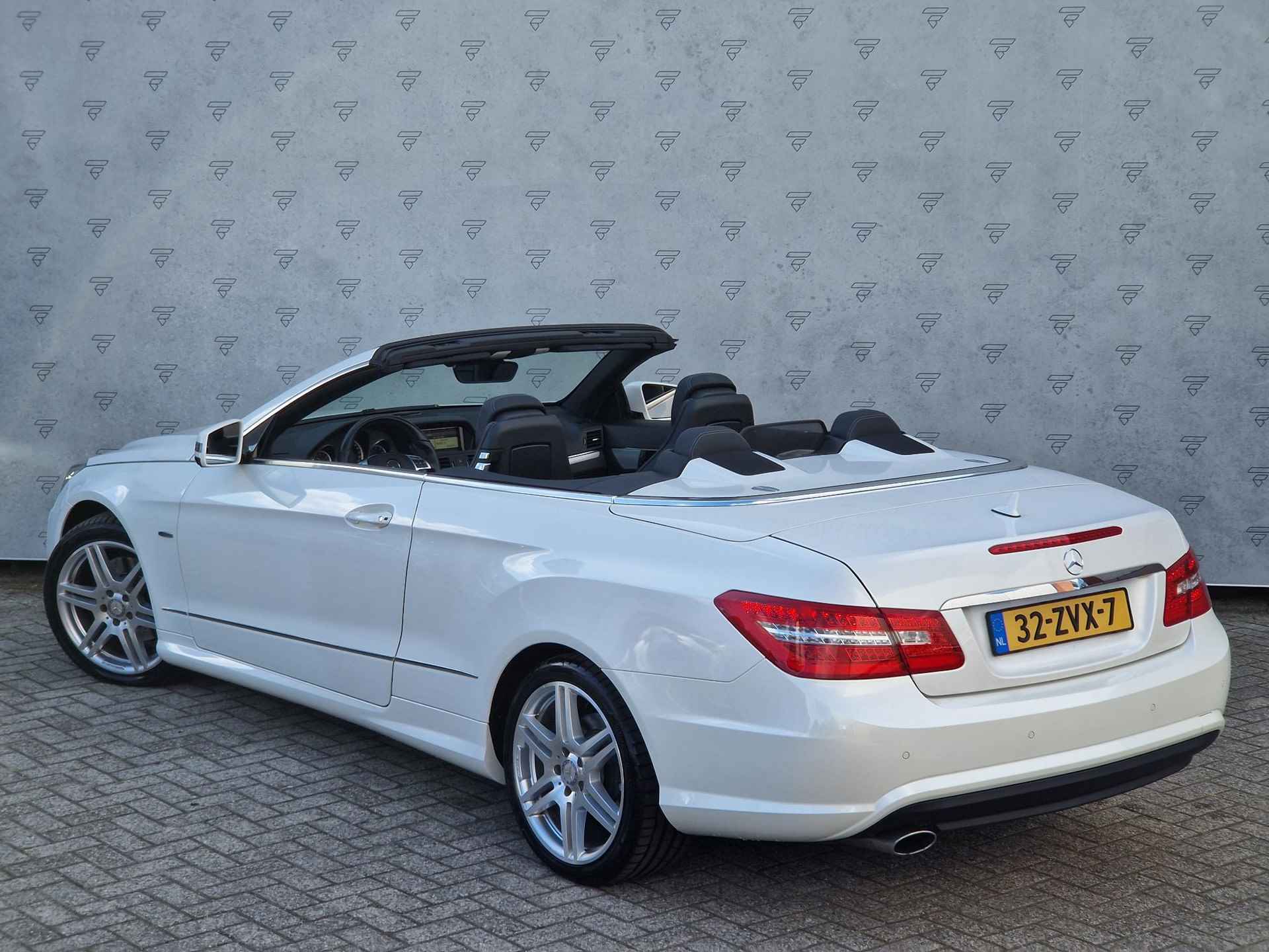 Mercedes-Benz E-klasse Cabrio 200 CGI Avantgarde | Leder | Xenon | Airscarf | LED | Stoelverwarming | Cruise | Navi | Clima | - 4/34