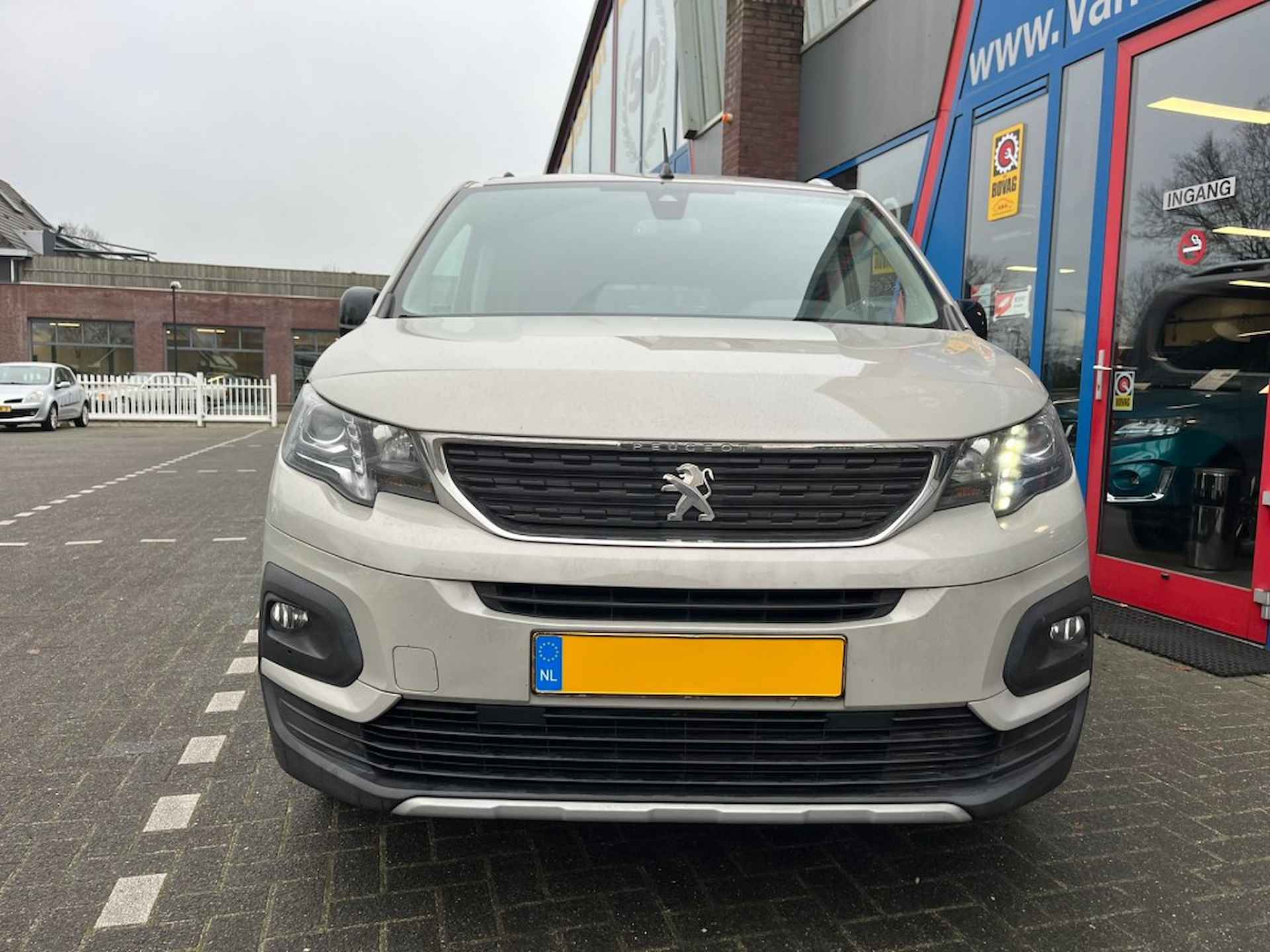 PEUGEOT Rifter 1.2 130pk Automaat  Navi Carplay Camera Led Airco(ECC) - 22/25