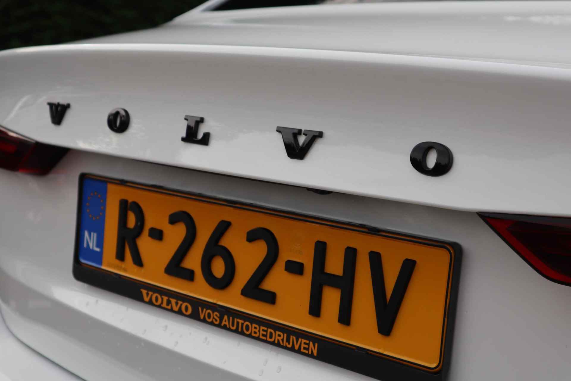 Volvo S60 2.0 Recharge T8 AWD R-Design Long Range | Panoramadak | Exterieur Styling Kit | 20'' LM | Unieke auto | - 37/38