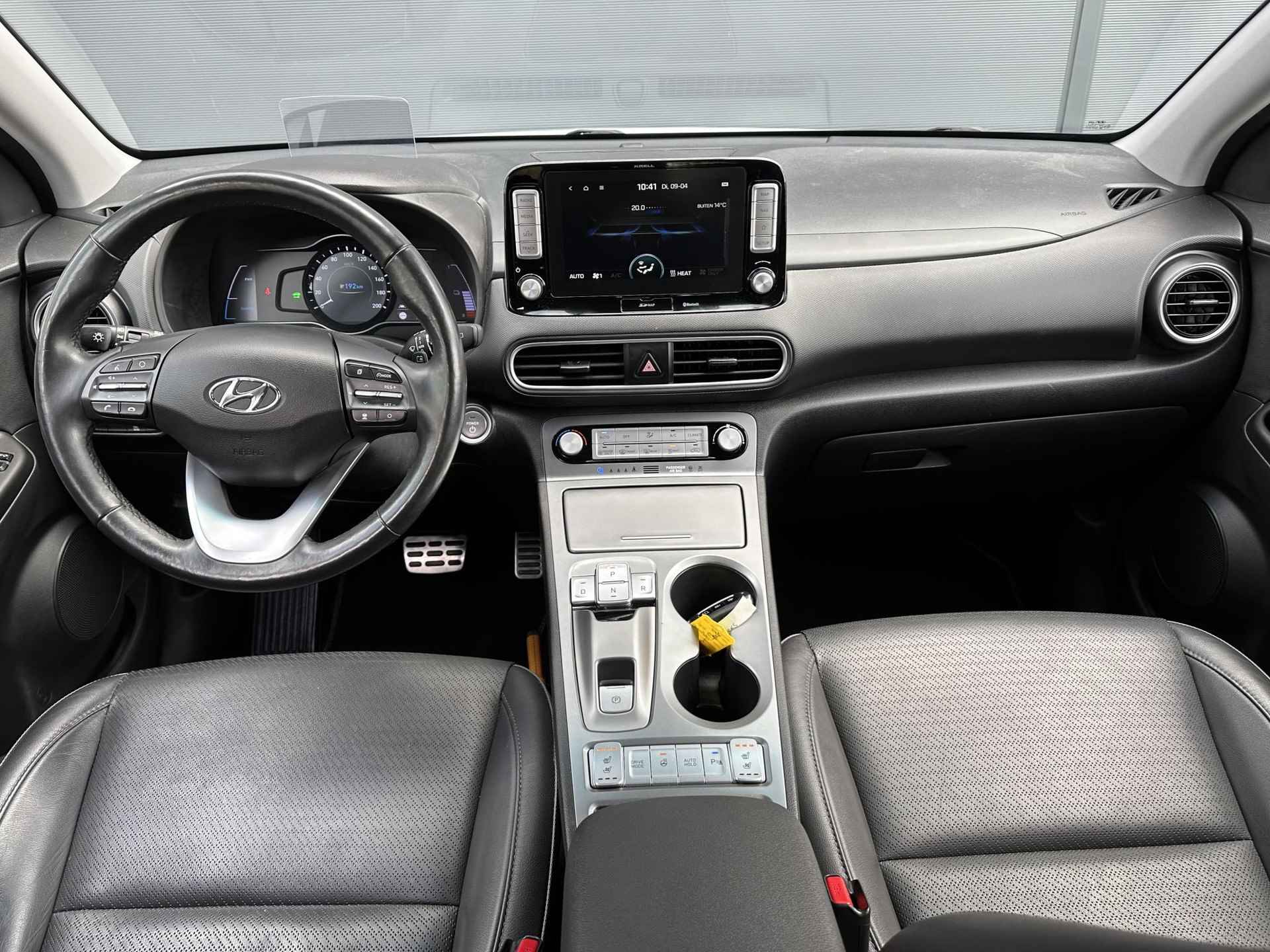 Hyundai Kona EV Premium 64 kWh / Luxe auto / Stoel verwaming+verkoeling / Head-up display / Achteruitrij camera / Keyless / - 2/46