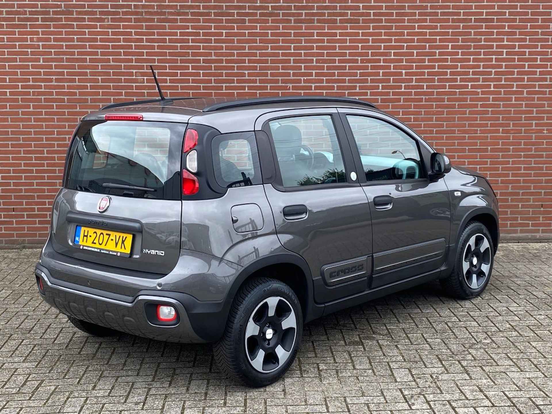 FIAT Panda 1.0 HYBR. LAUNCH ED. CLIMA BLUETOOTH PARKEERSENSOREN - 17/21