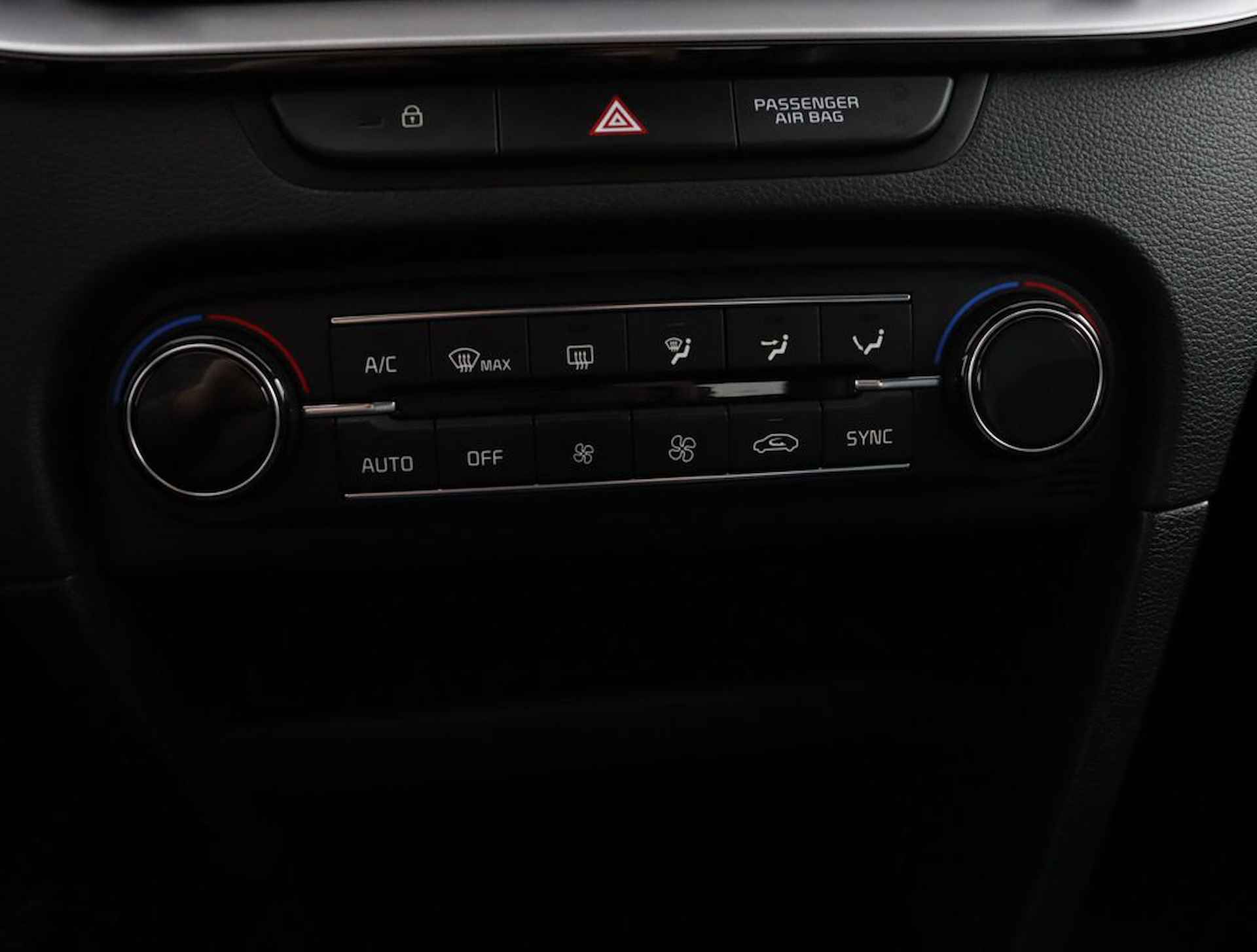 Kia Xceed 1.0 T-GDi DynamicLine - 18" LM-velgen - Apple Carplay/Android Auto - Navigatie - Airco - Camera - Fabrieksgarantie tot 02-2027 - 25/54