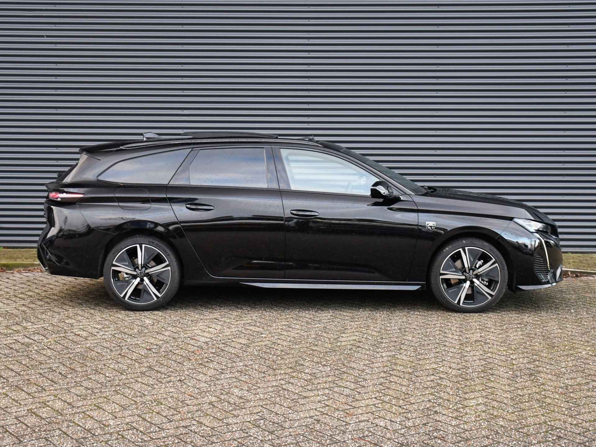 Peugeot 308 SW GT 1.2 PureTech 130pk Automaat SCHUIF-DAK | 360° CAMERA | 18''LM | STOEL + STUURVERW. | ADAPT. CRUISE | DODE HOEK - 4/38