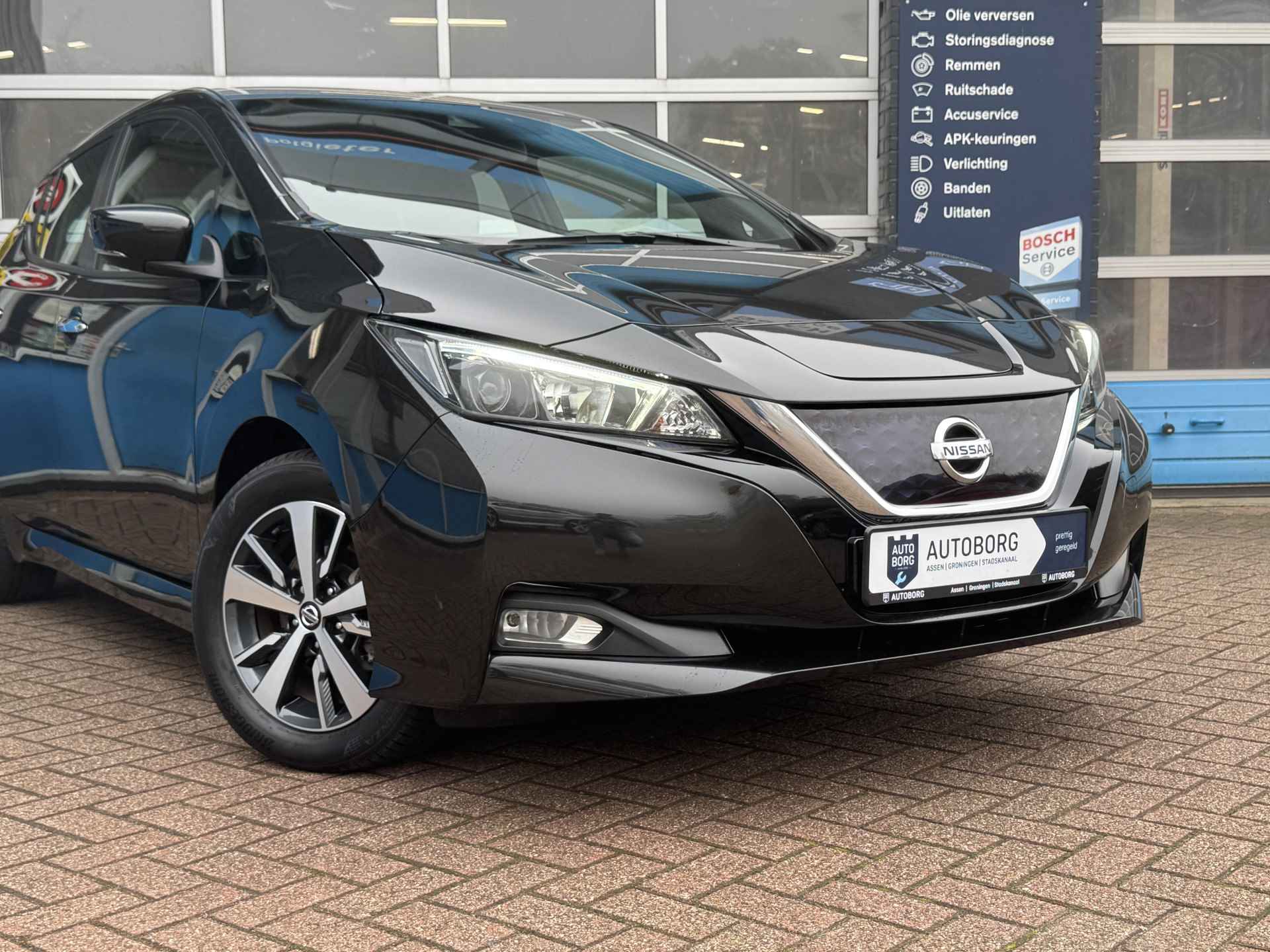 Nissan LEAF *INCLUSIEF LAADPAAL* Acenta 40 kWh | Warmtepomp | Dodehoek Assistentie | Cruise Control Adaptief | Navigatie | Rijklaar + 12 Maand BOVAG Garantie - 44/52