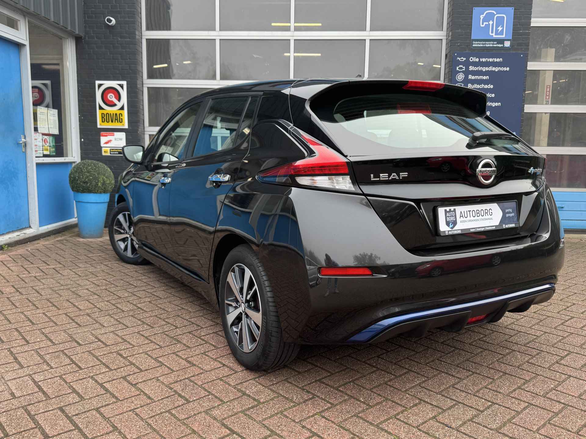 Nissan LEAF *INCLUSIEF LAADPAAL* Acenta 40 kWh | Warmtepomp | Dodehoek Assistentie | Cruise Control Adaptief | Navigatie | Rijklaar + 12 Maand BOVAG Garantie - 47/52