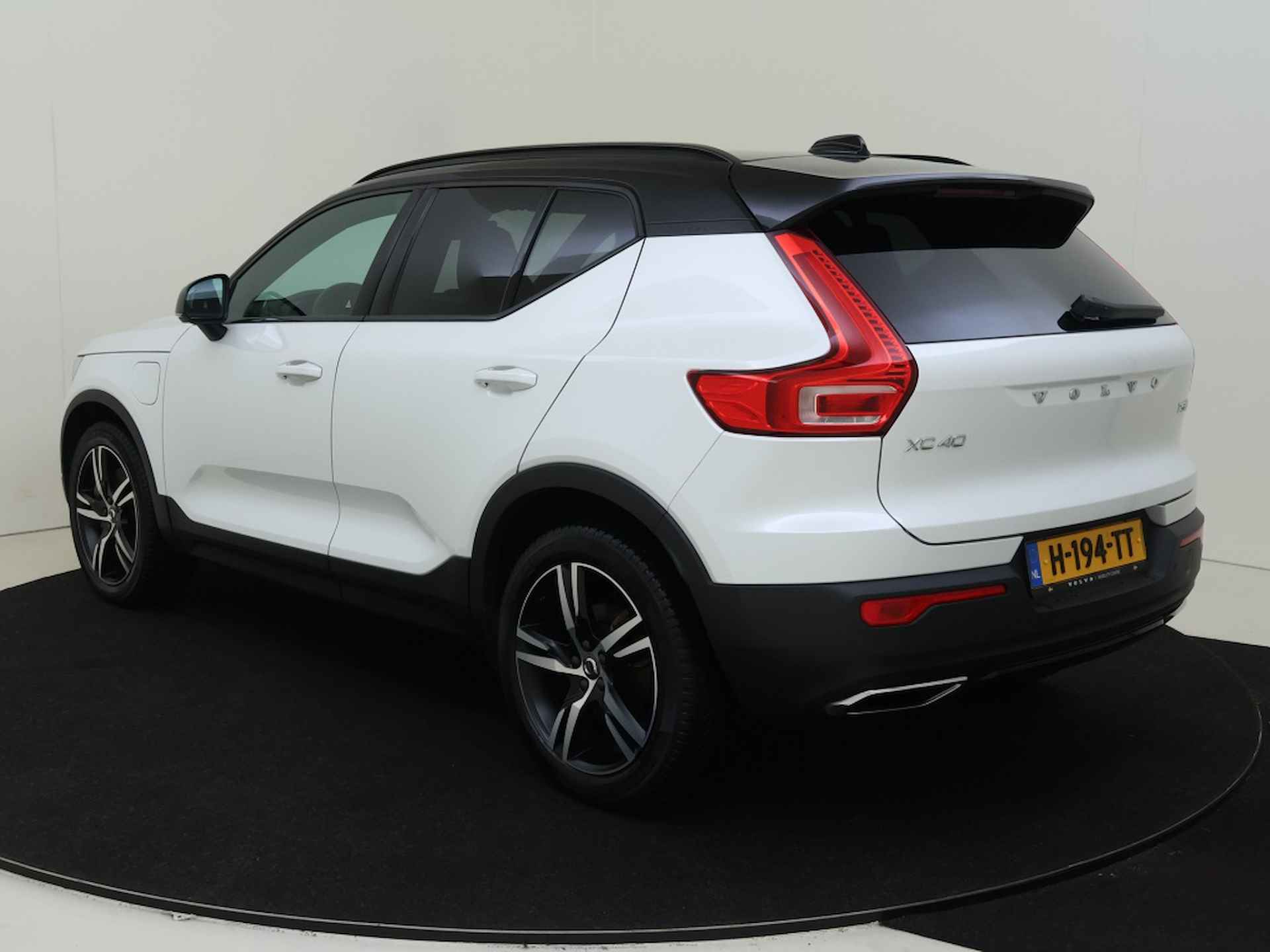 Volvo XC40 T5 Twin Engine Inscription | Achteruitrijcamera | Stoel en Stuur - 4/36