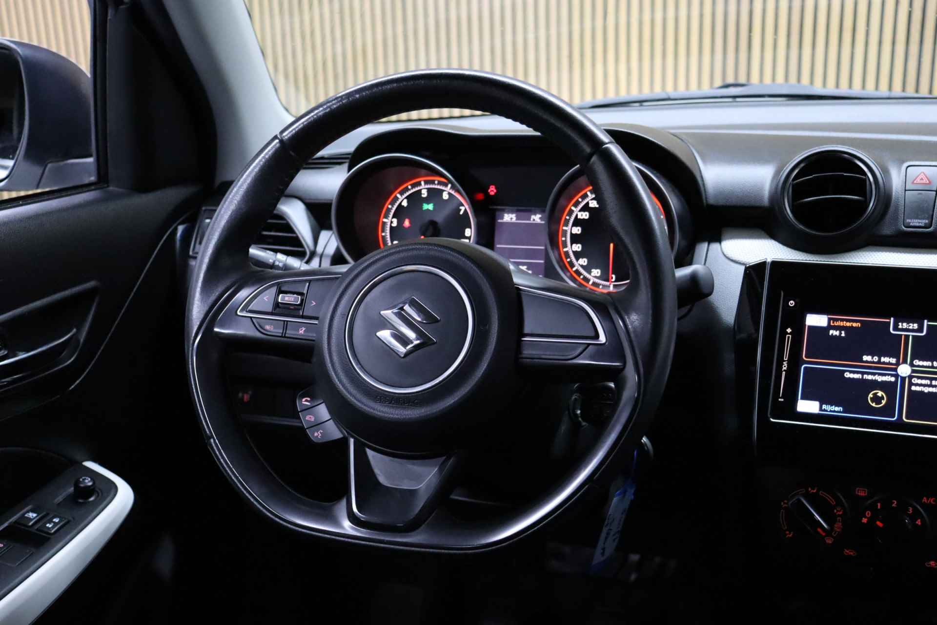 Suzuki Swift 1.2 Sportline | Navigatie | Stoelverwarming | Achteruitrijcamera - 15/38