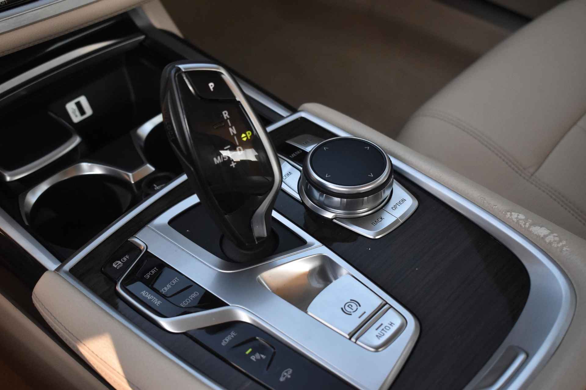 BMW 7 Serie 740e iPerformance | Plug-In Hybride | Lederen bekleding | - 32/34