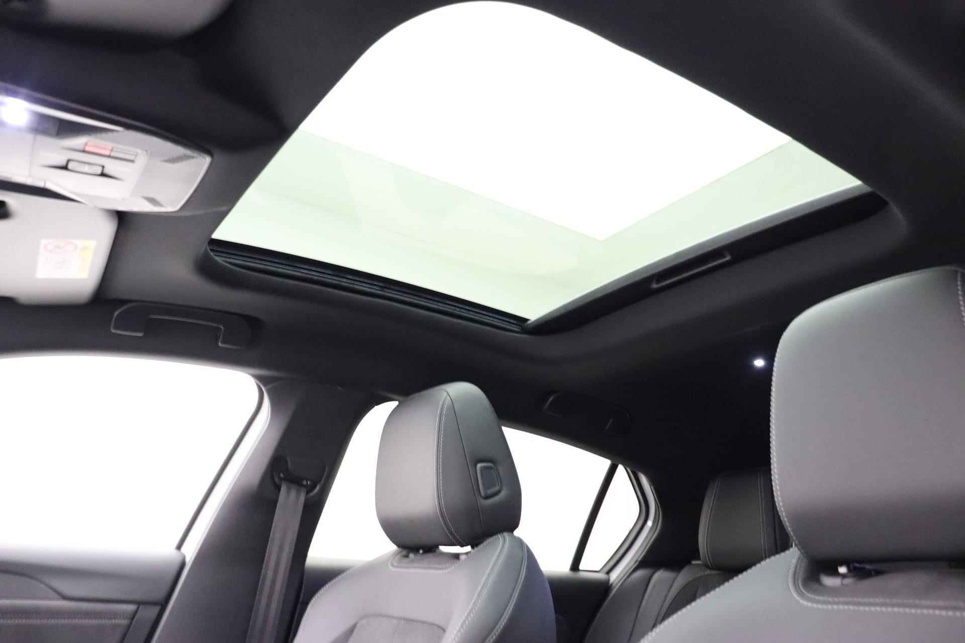 Opel Astra Electric Ultimate 54 kWh | Alcantara | Head Up Display | Panoramadak | Matrix verlichting | Winterpakket | 18" Lichtmetalen velgen | zeer compleet | Direct leverbaar! - 18/36