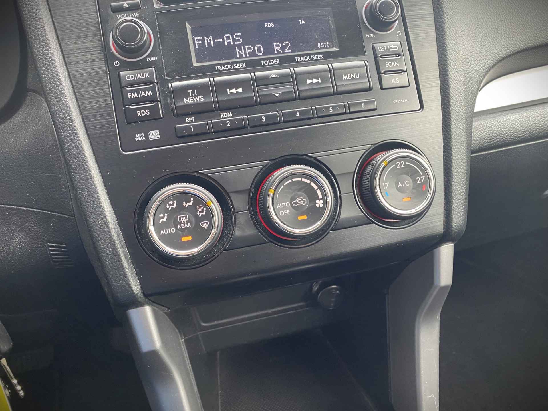 Subaru Forester 2.0 AWD Comfort AUT. | dealer onderhouden | navigatie | camera | climate control | trekhaak | cruise control - 30/36