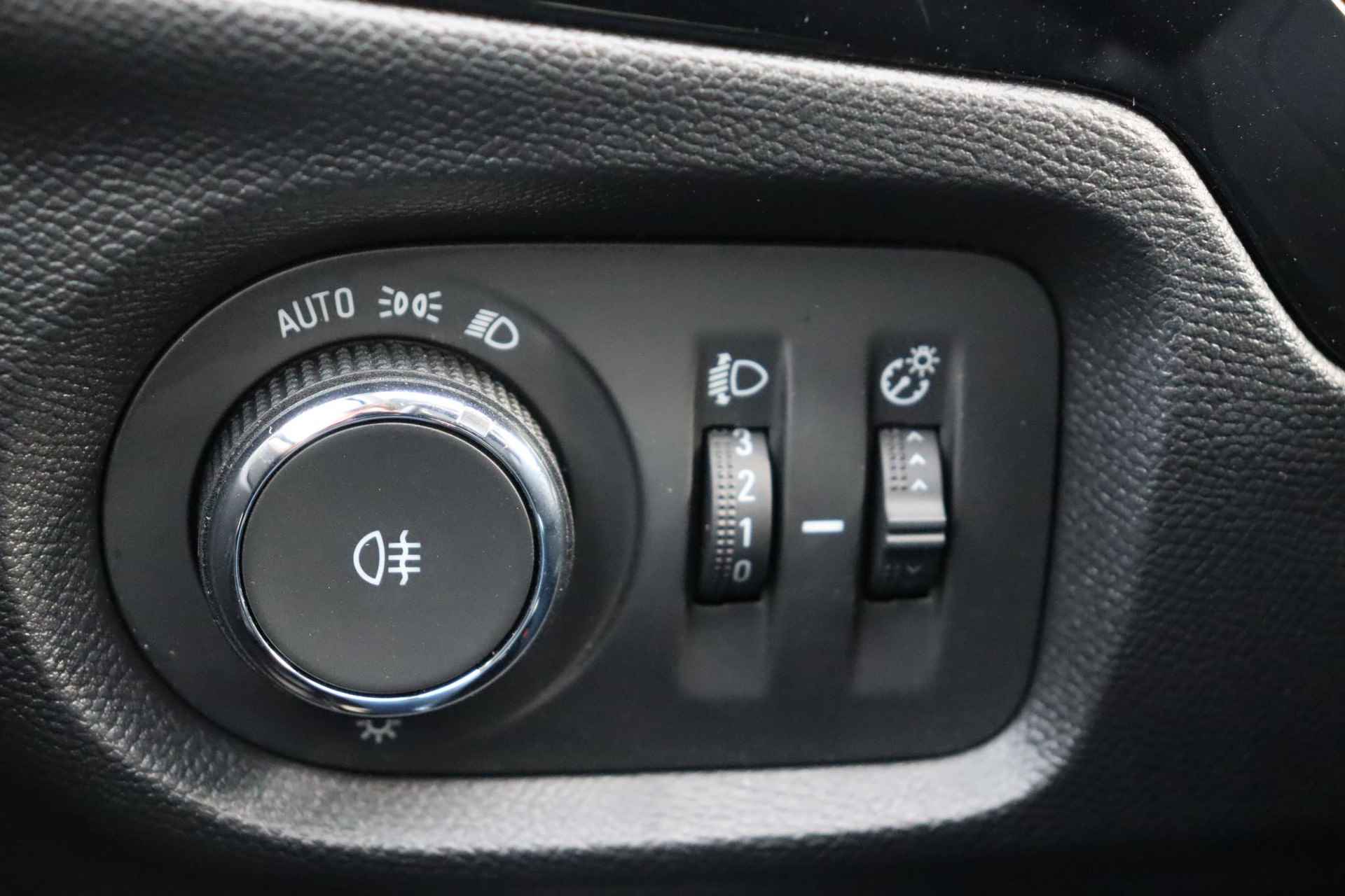 Opel Corsa-e Edition 50 kWh / Carplay / Cruise control /  PDC / - 20/34